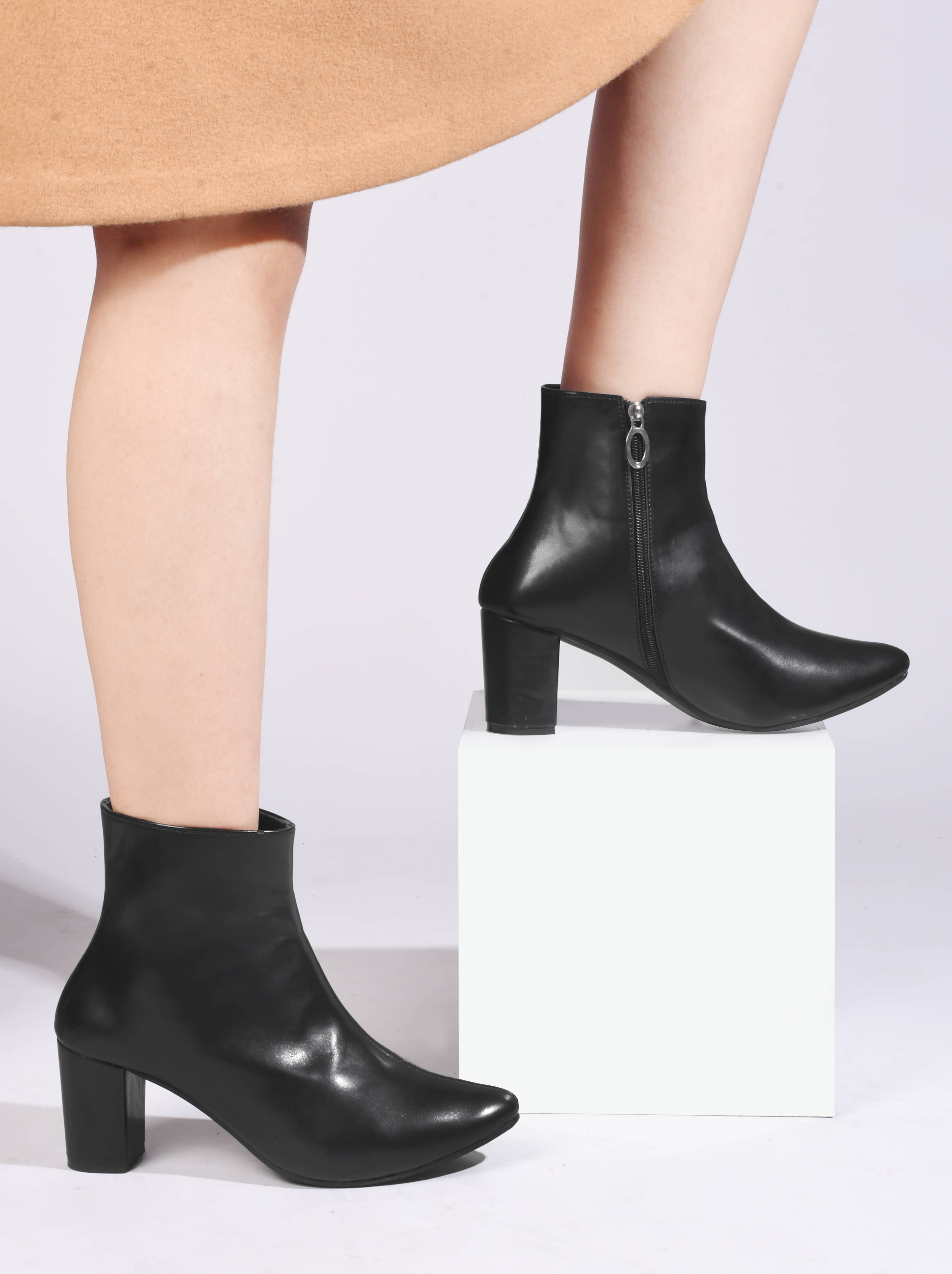JM Looks Black Women's Ankle Length Boots     			JM Looks Black Women's Ankle Length Boots
