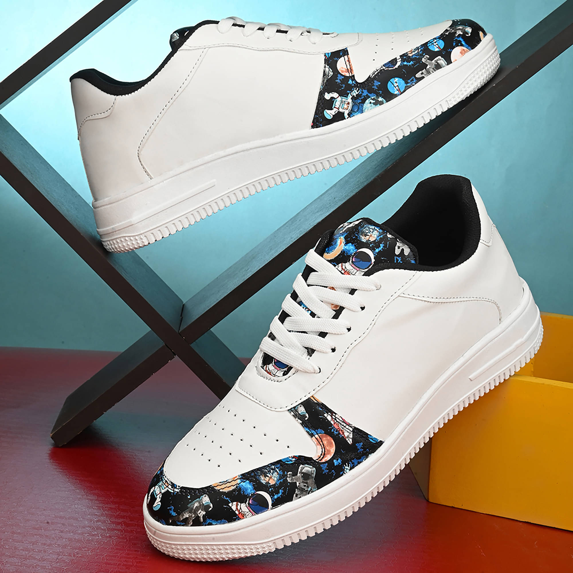     			John Karsun D2-1004 White Men's Sneakers