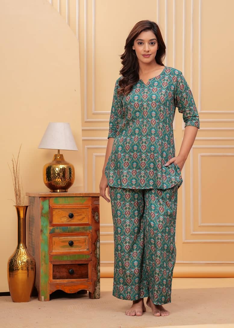 Nevisha Style Women Printed Tunic With Trousers Co-Ord Set ( Multicolor )