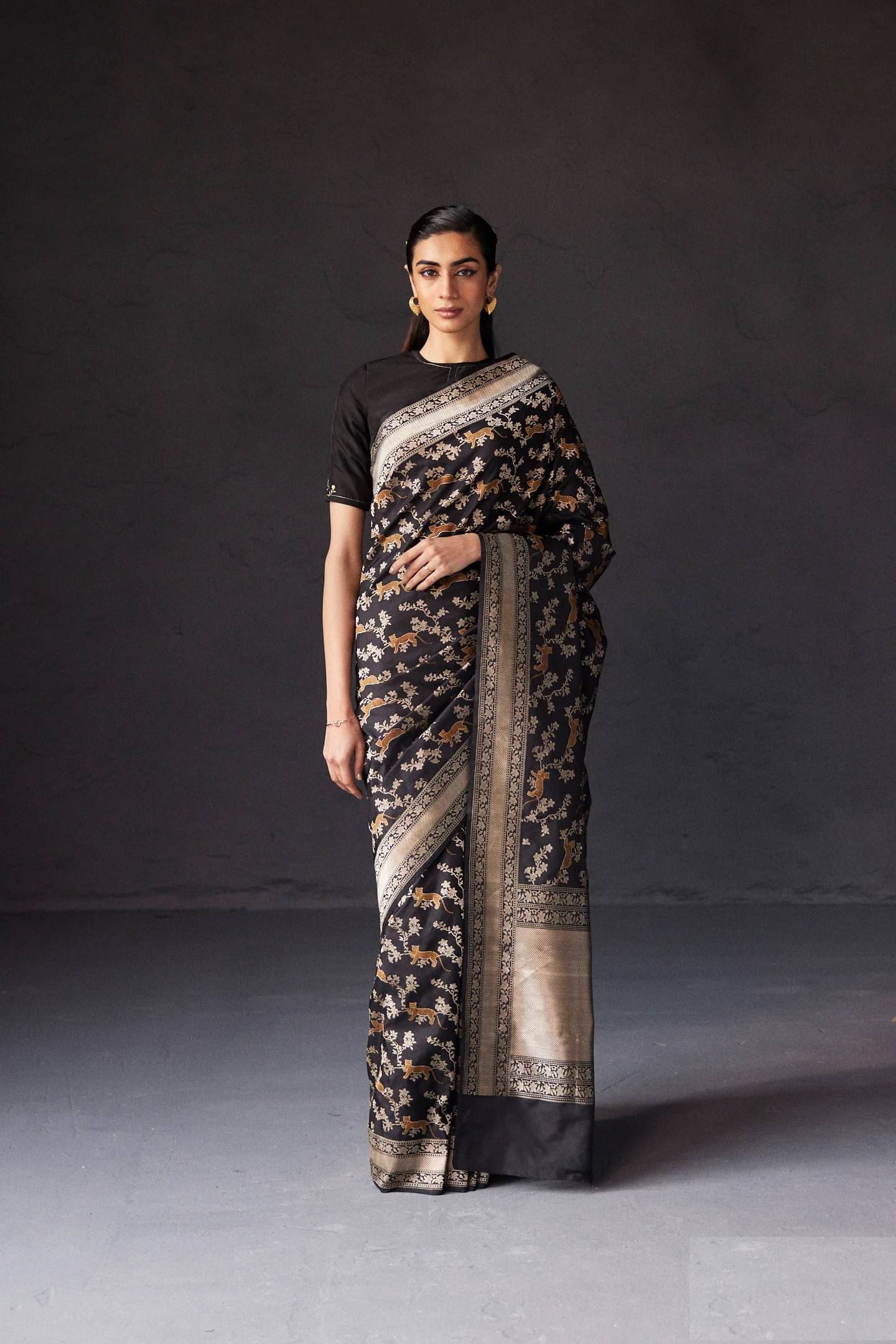 VANRAJ CREATION Kanjivaram Silk Self Design Saree With Unstitched Blouse Piece ( Black ) VANRAJ CREATION Kanjivaram Silk Self Design Saree With Unstitched Blouse Piece ( Black )