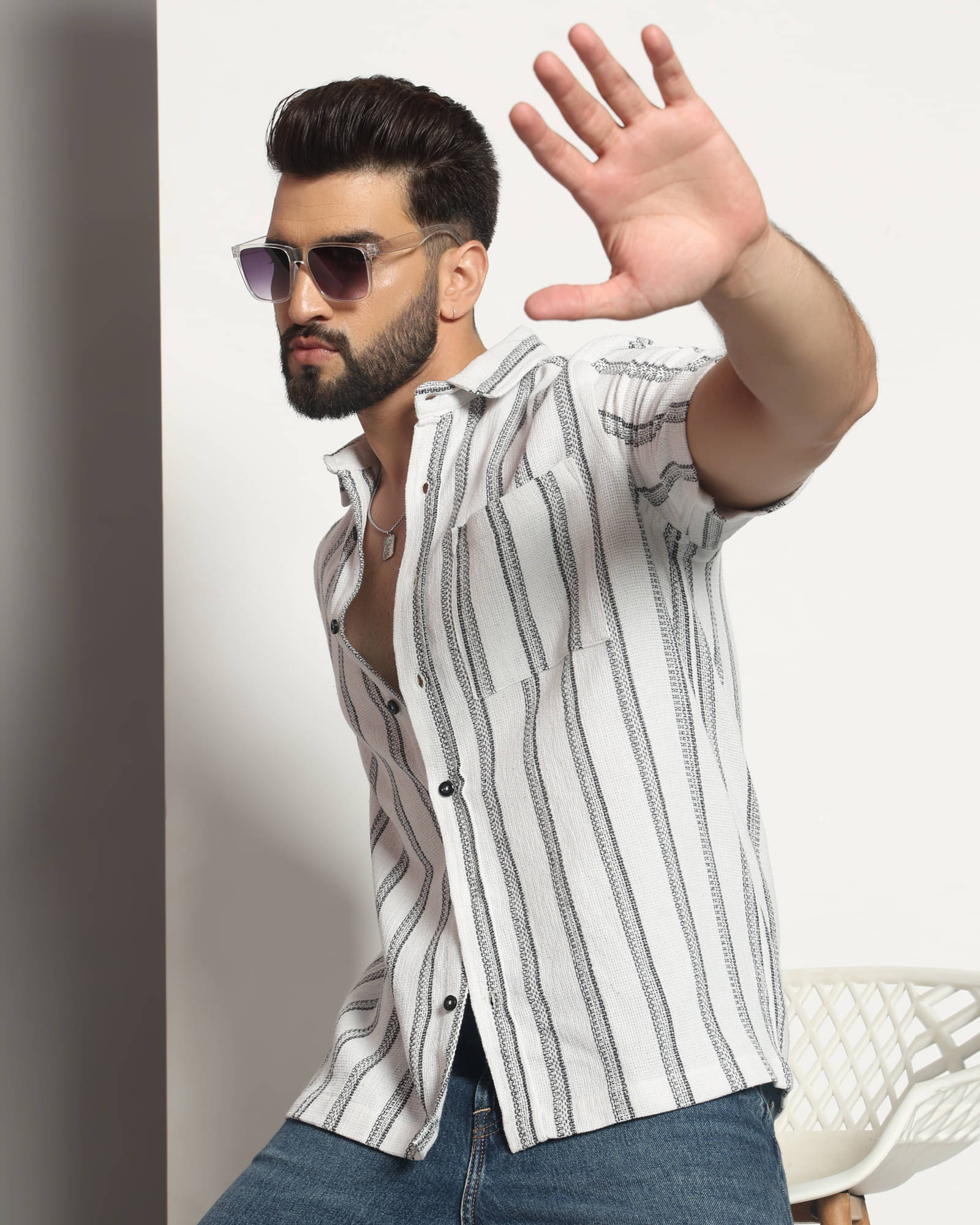 Chimpaaanzee Cotton Blend Regular Fit Striped Half Sleeves Men's Casual Shirt - White ( Pack of 1 ) Chimpaaanzee Cotton Blend Regular Fit Striped Half Sleeves Men's Casual Shirt - White ( Pack of 1 )