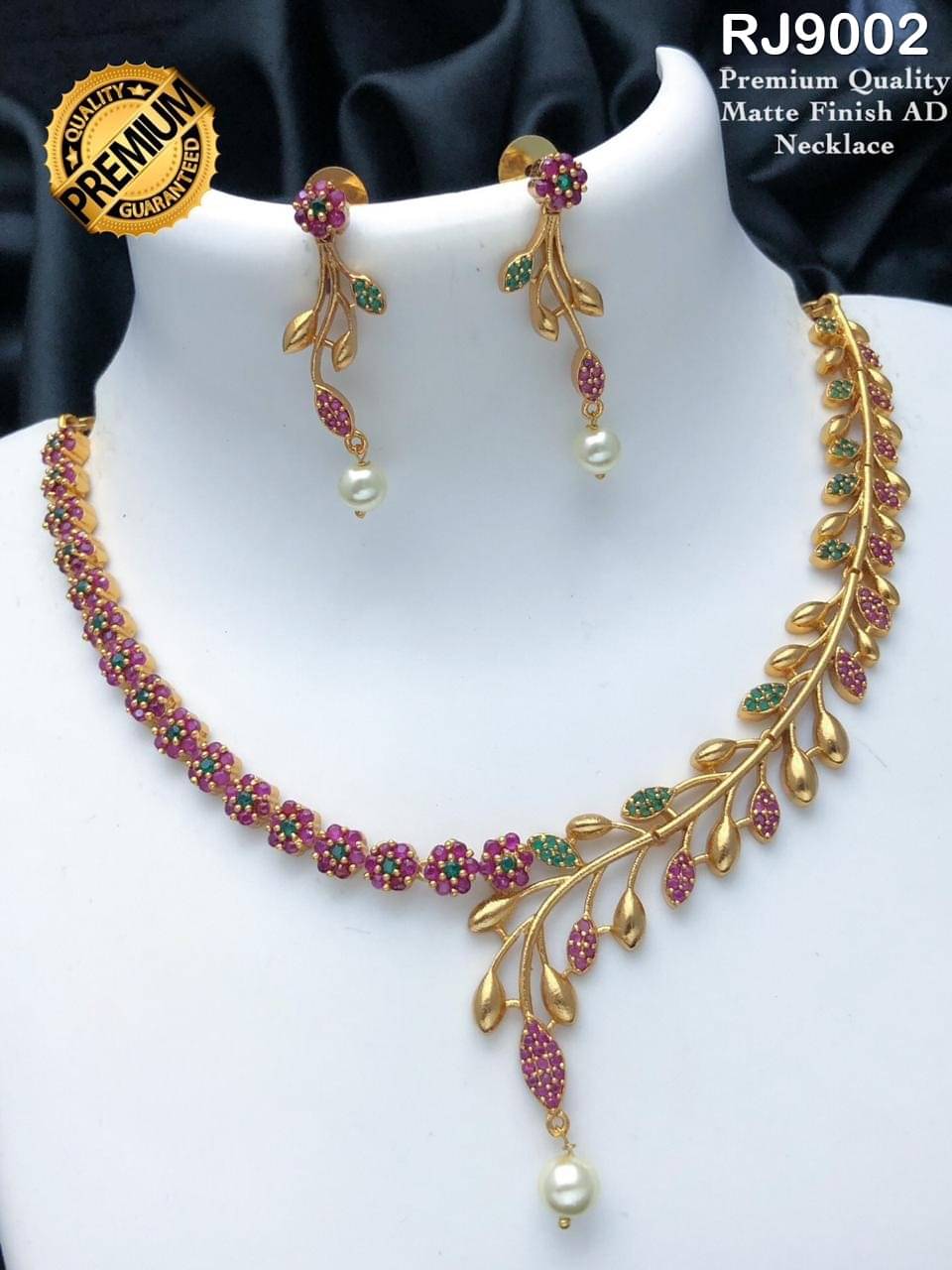     			ROFARWORD Gold Brass Necklace Set ( Pack of 1 )