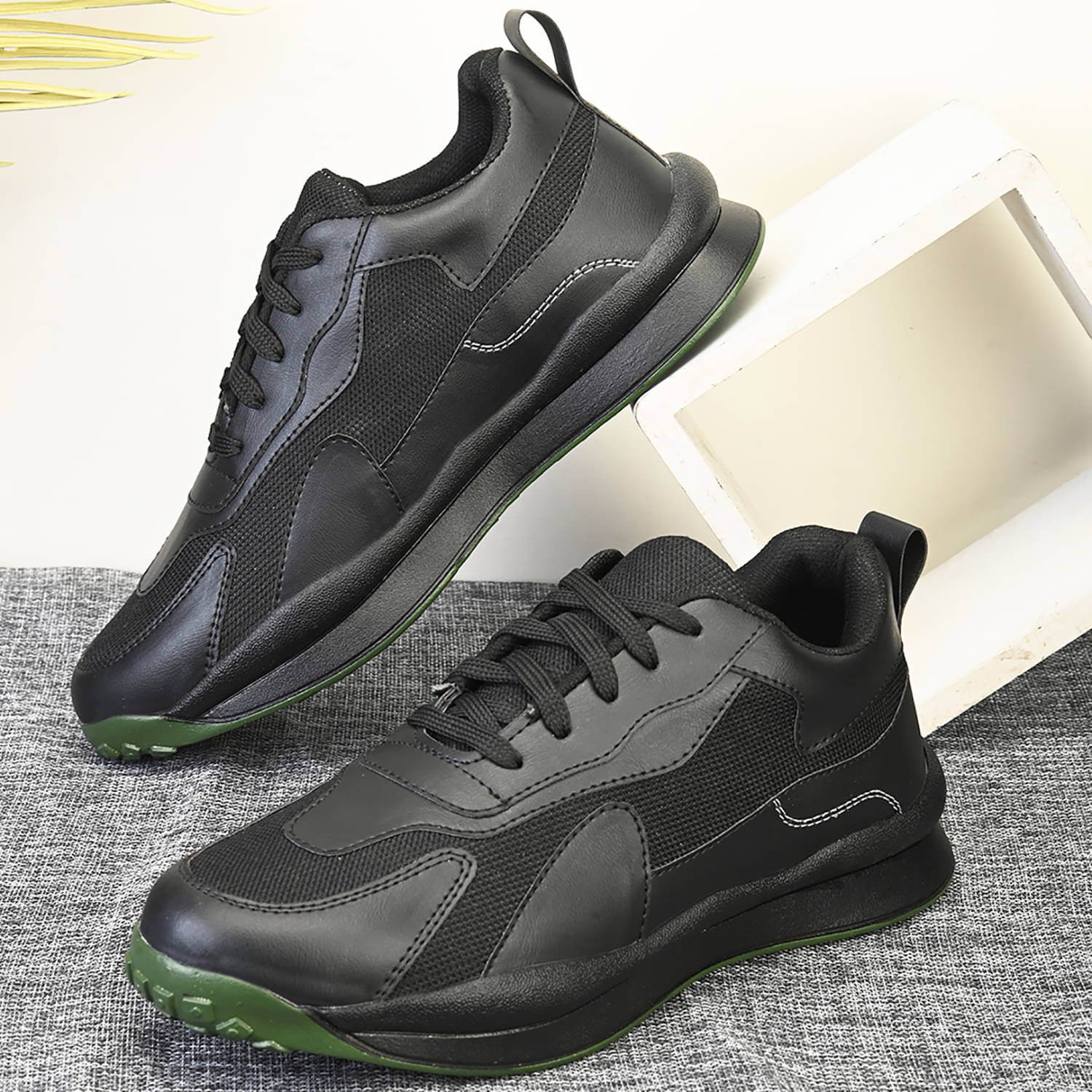     			John Karsun D3-Y8 Black Men's Sneakers