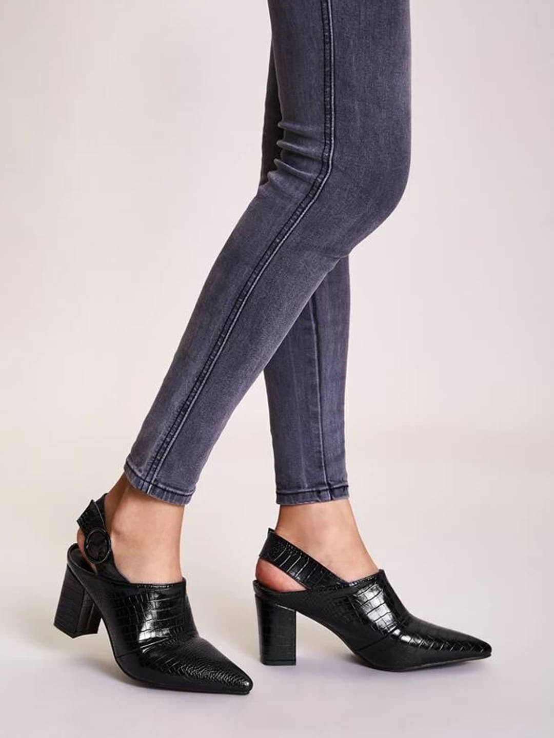 Shoetopia Croco Print Stylish Pointed Toe Black Pumps for Girls Shoetopia Croco Print Stylish Pointed Toe Black Pumps for Girls