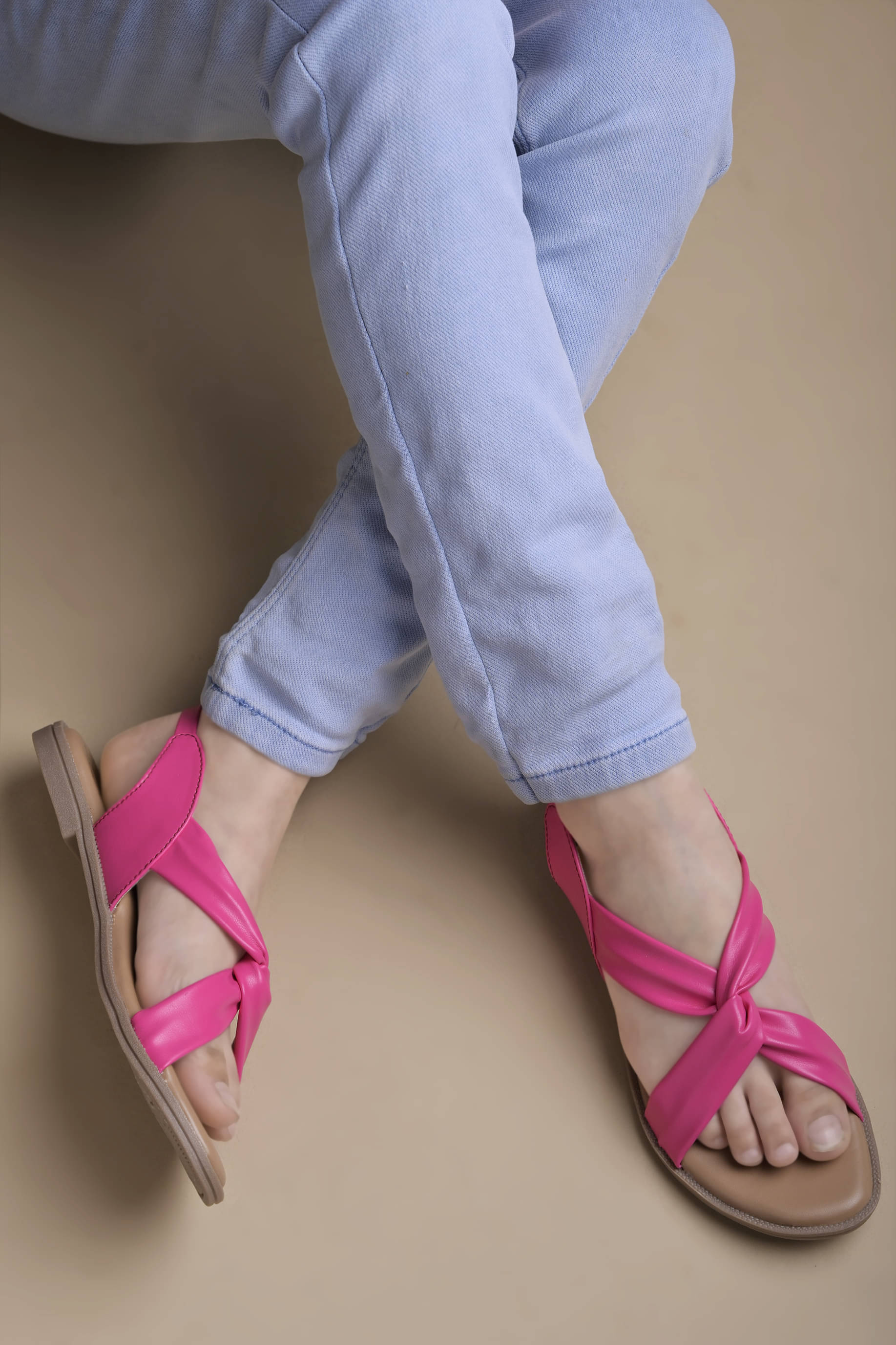 Shoetopia Cross Strap Magenta Flat Sandals For Girls Shoetopia Cross Strap Magenta Flat Sandals For Girls
