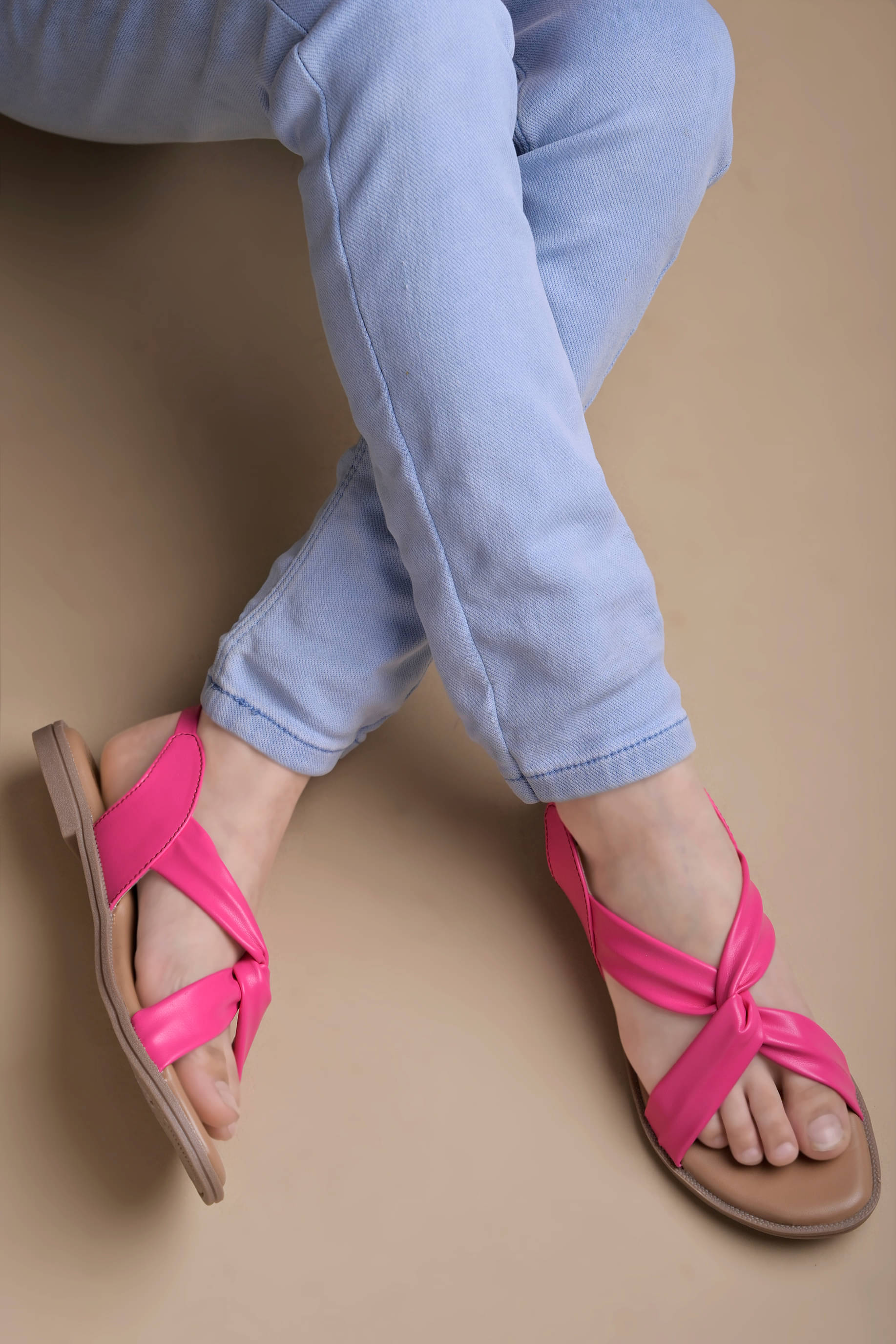 Shoetopia Cross Strap Magenta Flat Sandals For Girls Shoetopia Cross Strap Magenta Flat Sandals For Girls
