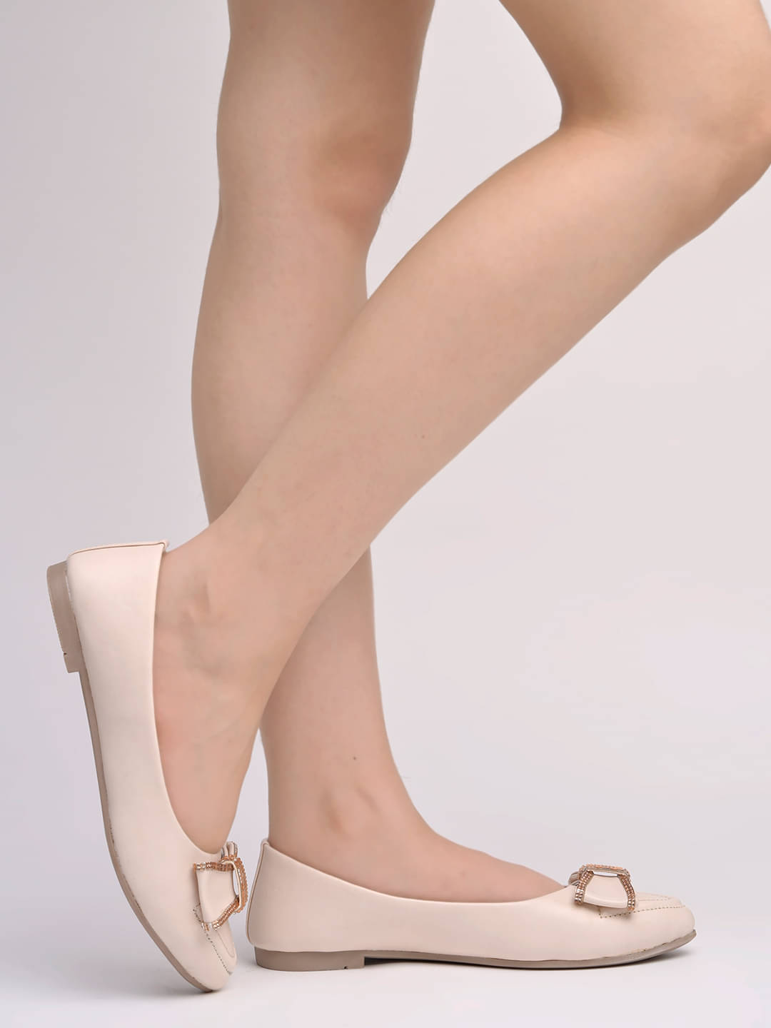 Shoetopia Pointed Toe Bow Detailed Cream Bellies For Girls Shoetopia Pointed Toe Bow Detailed Cream Bellies For Girls