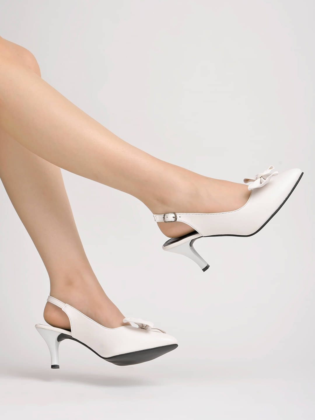 Shoetopia Pointed Toe and Bow Detailed White Pumps For Girls Shoetopia Pointed Toe and Bow Detailed White Pumps For Girls