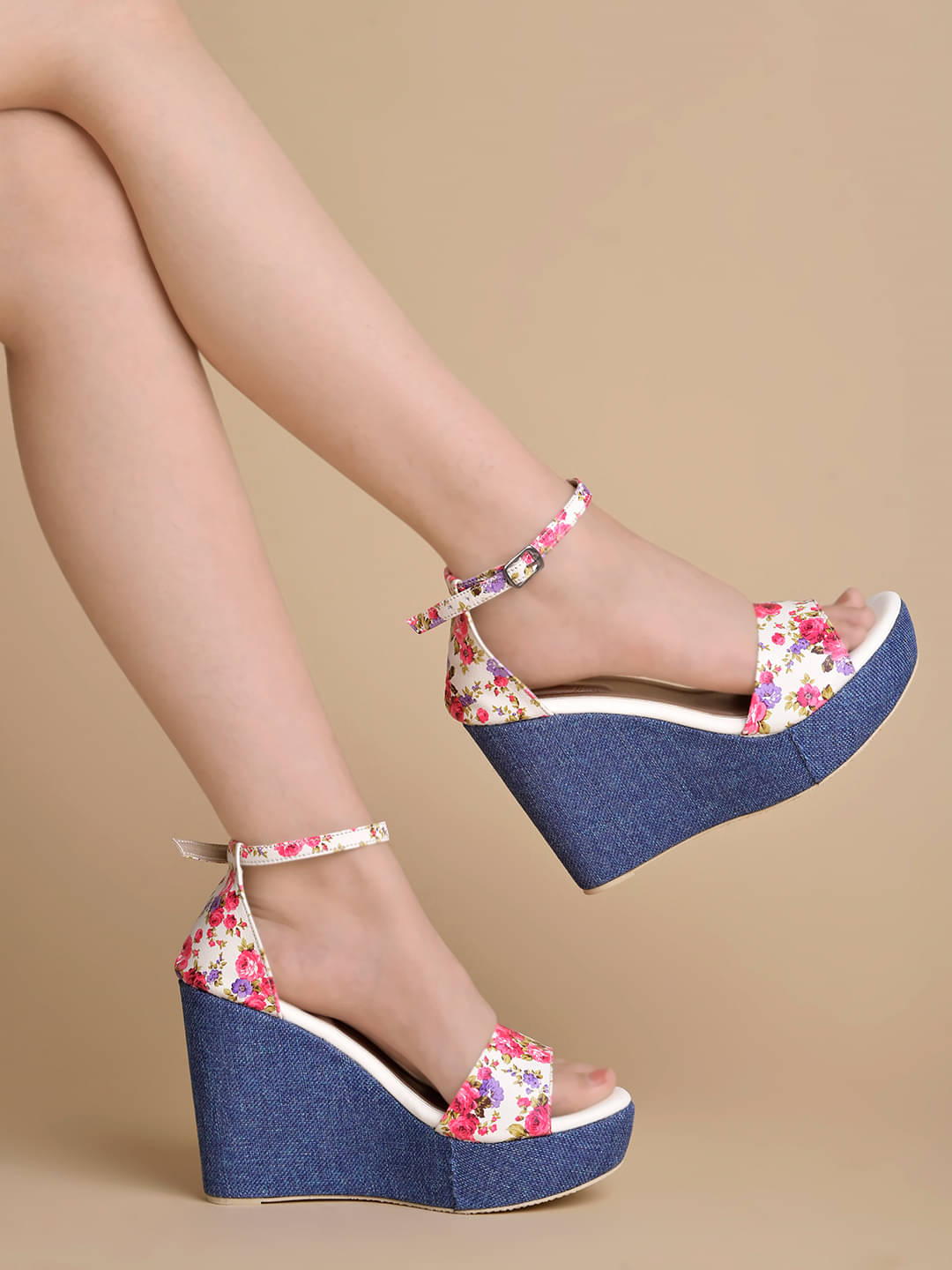     			Shoetopia Smart Printed White Wedges For Girls
