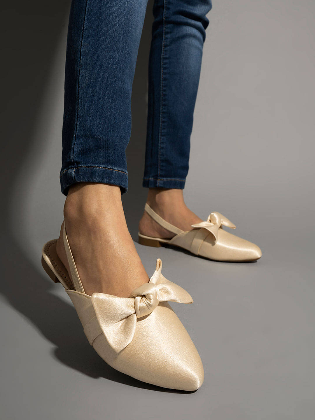     			Stylestry Cream Women's Flats