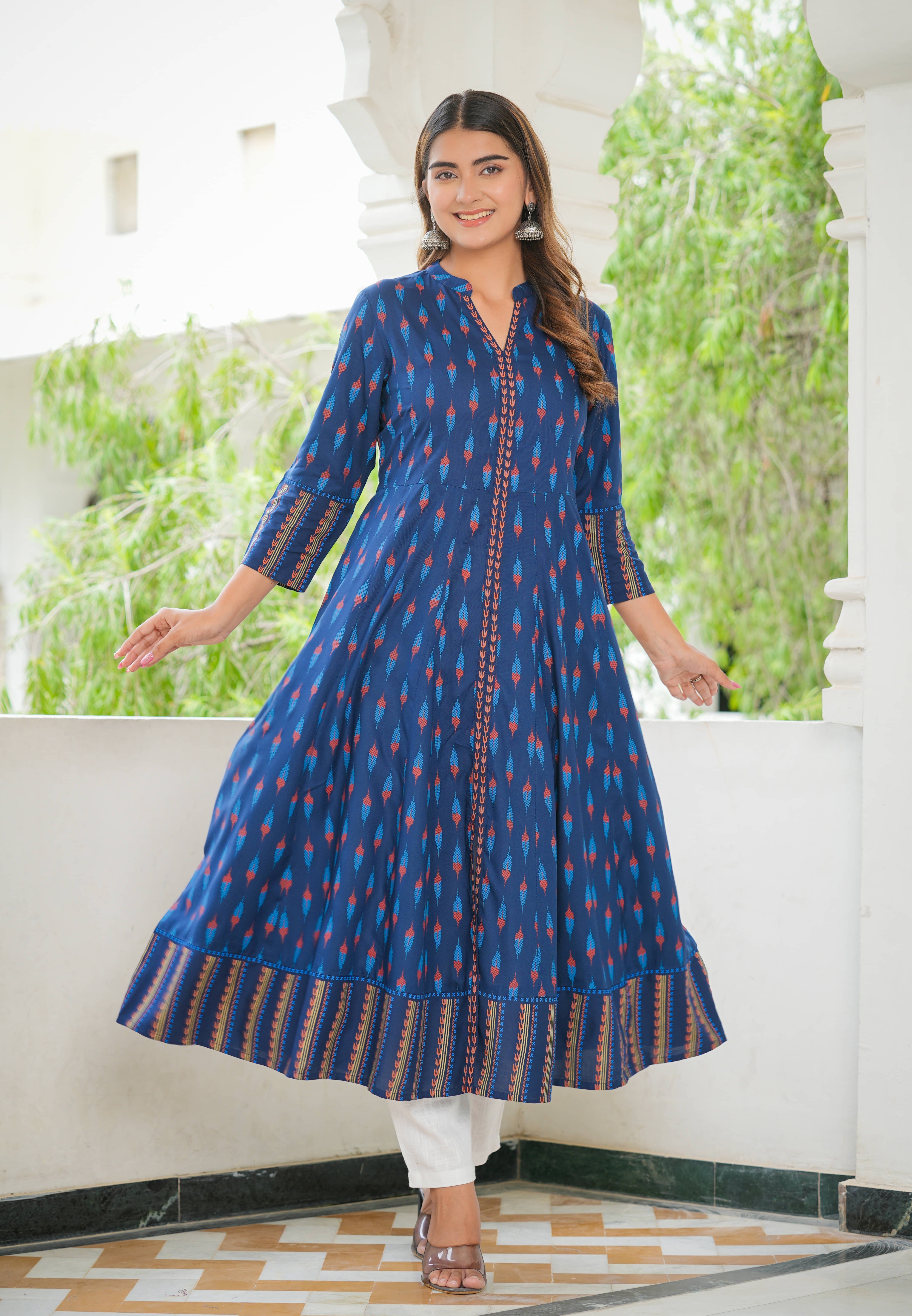     			Yash Gallery Rayon Printed Front Slit Women's Kurti - Blue ( Pack of 1 )