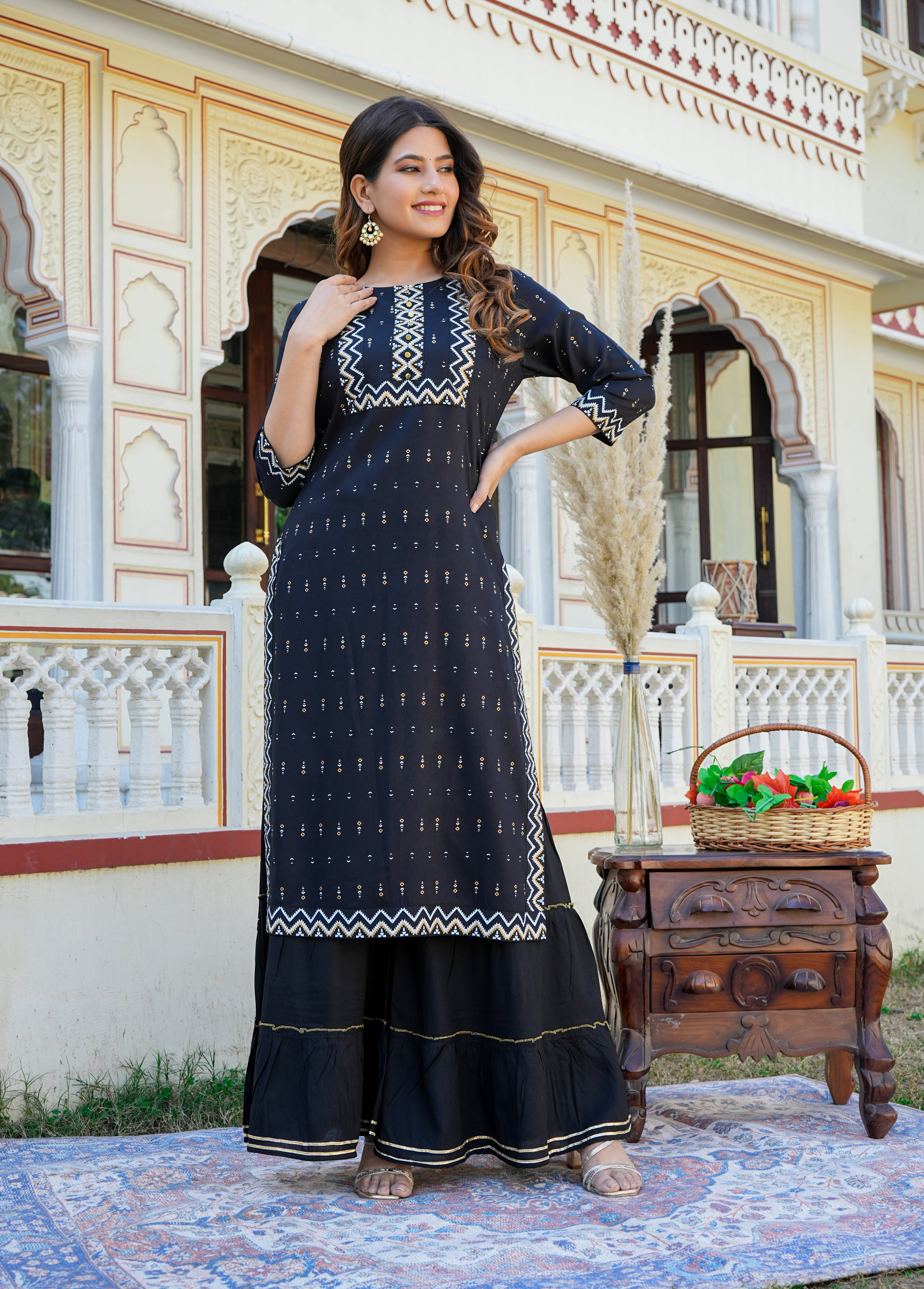 Yash Gallery Rayon Printed Straight Women's Kurti - Black ( Pack of 1 ) Yash Gallery Rayon Printed Straight Women's Kurti - Black ( Pack of 1 )