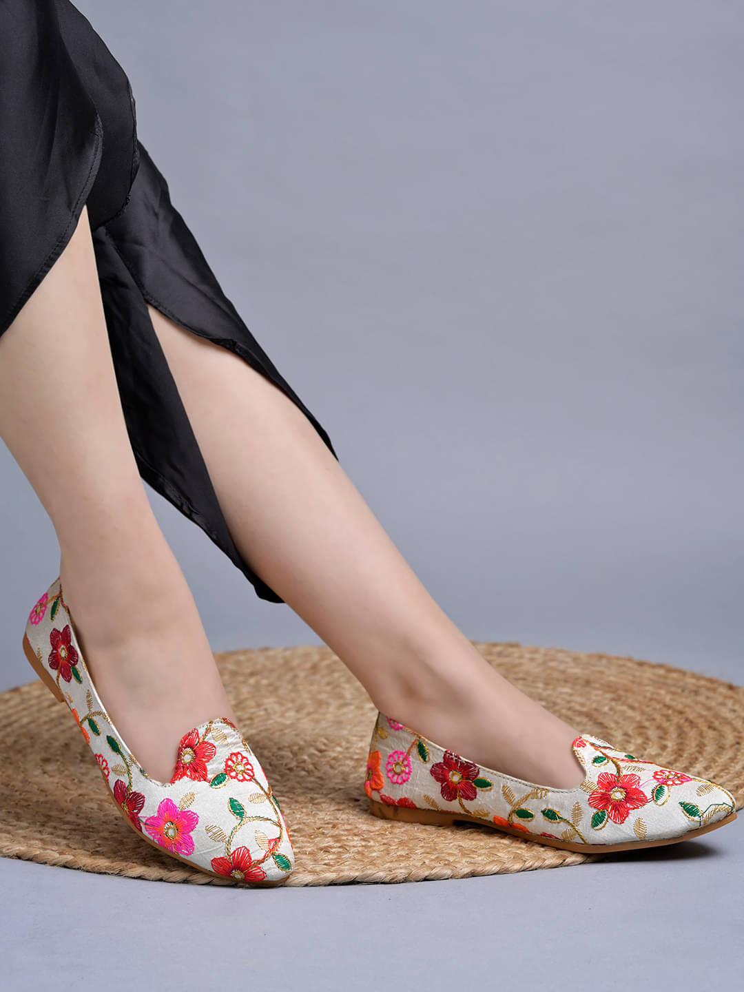 Shoetopia Ethnic Multi Flat Bellies For Girls     			Shoetopia Ethnic Multi Flat Bellies For Girls