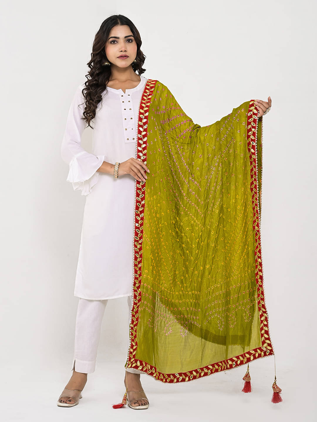     			Apratim Green Silk Women's Dupatta - ( Pack of 1 )