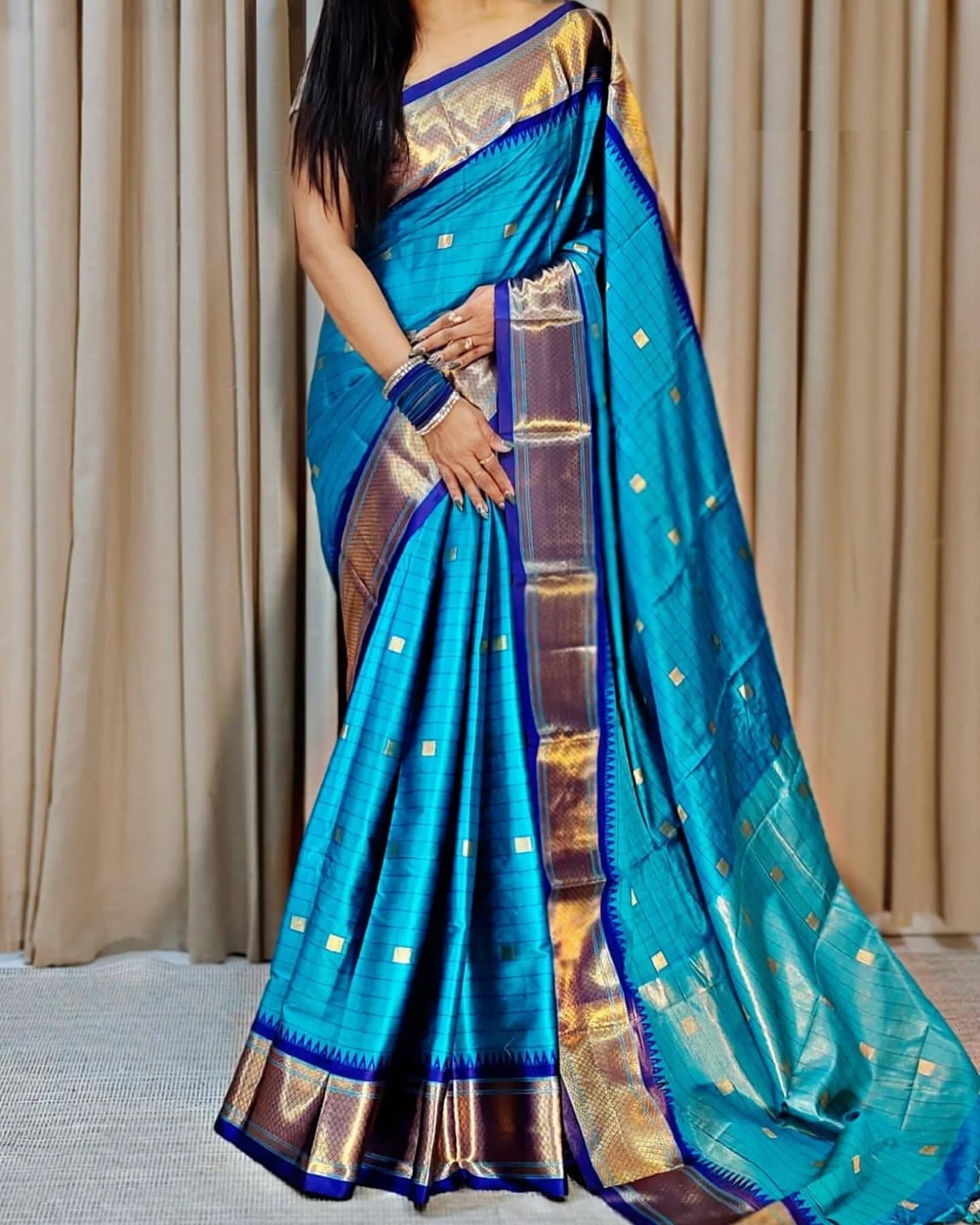     			JULEE Cotton Embellished Saree With Unstitched Blouse Piece ( SkyBlue )