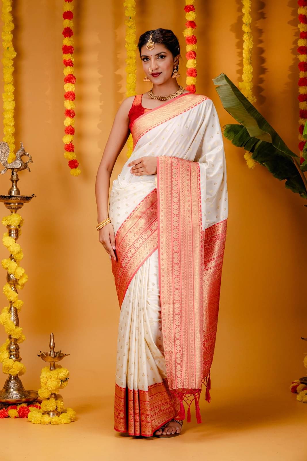 JULEE Kanjivaram Embellished Saree With Unstitched Blouse Piece ( Red ) JULEE Kanjivaram Embellished Saree With Unstitched Blouse Piece ( Red )
