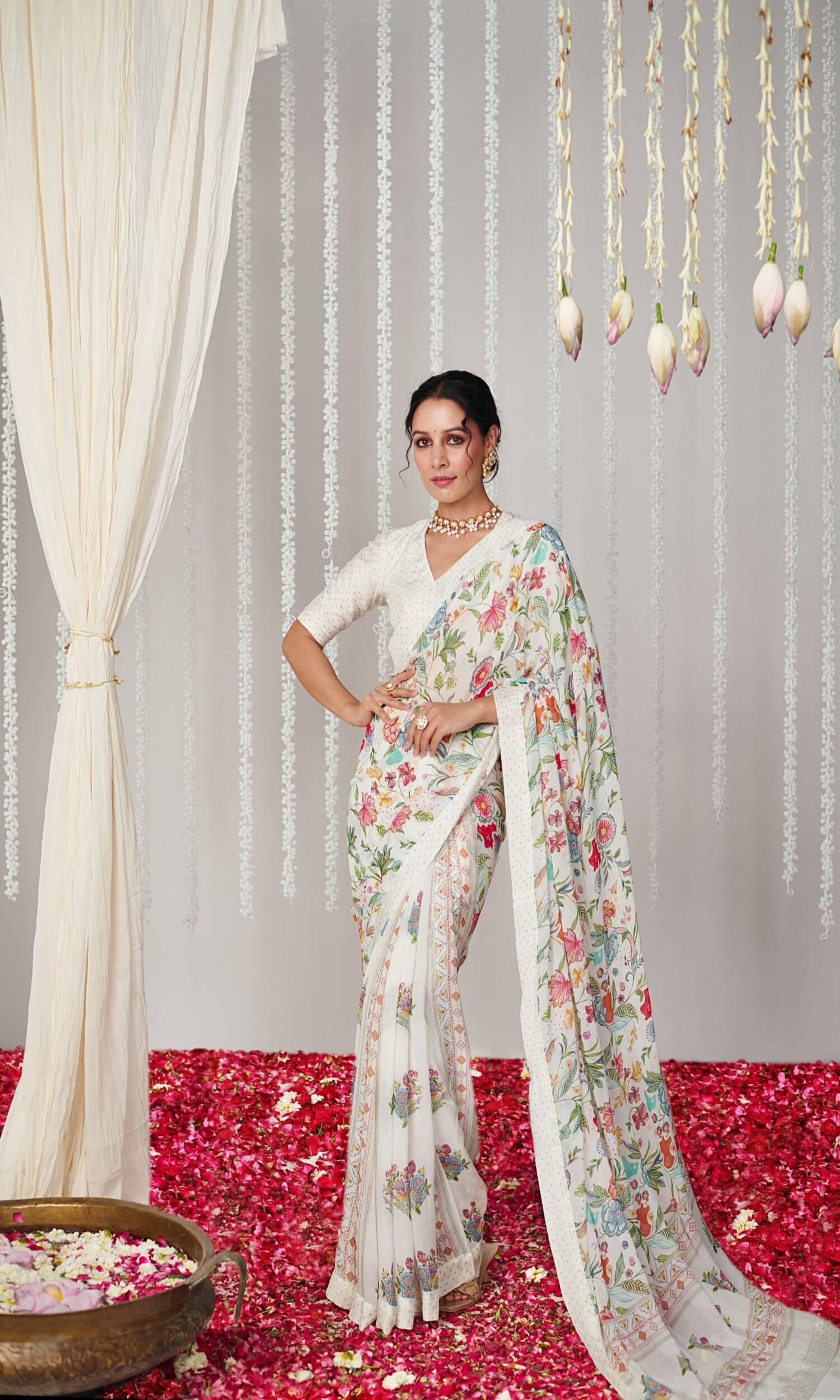 KSNDV Trendz Silk Printed Saree With Unstitched Blouse Piece ( White ) KSNDV Trendz Silk Printed Saree With Unstitched Blouse Piece ( White )