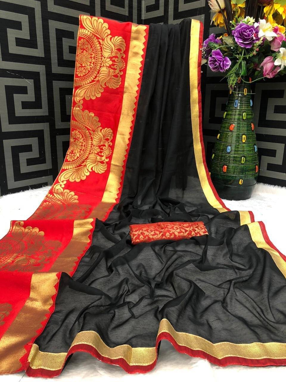     			Samai Georgette Solid Saree With Unstitched Blouse Piece ( Multicolor )