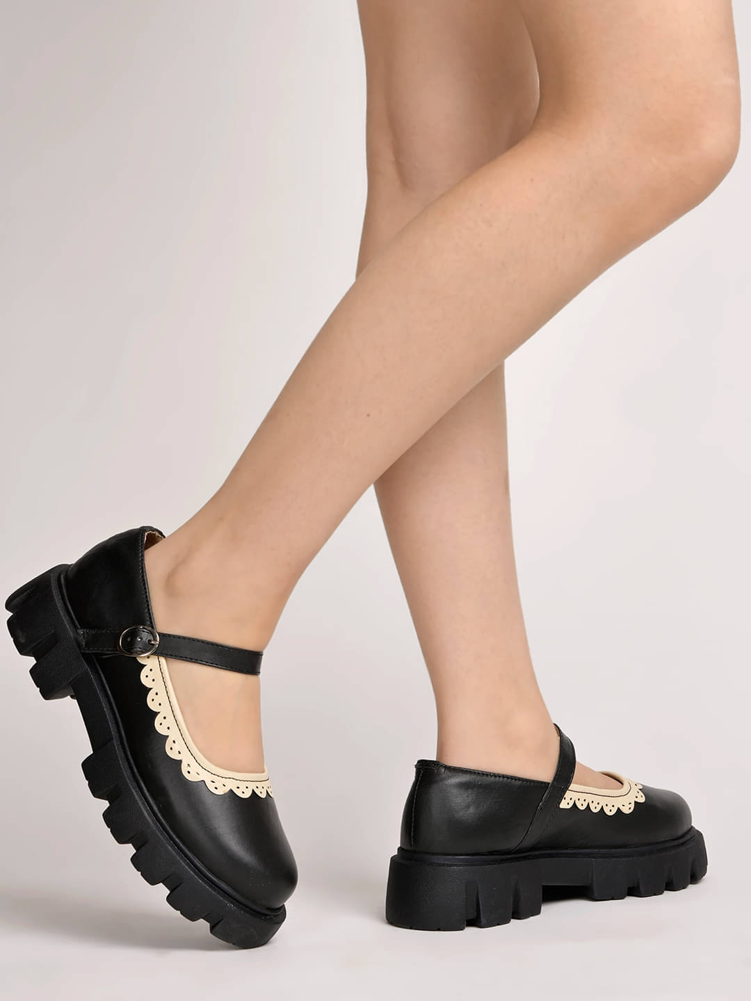 Shoetopia Round Toe Black Mary Janes Bellies For Girls     			Shoetopia Round Toe Black Mary Janes Bellies For Girls