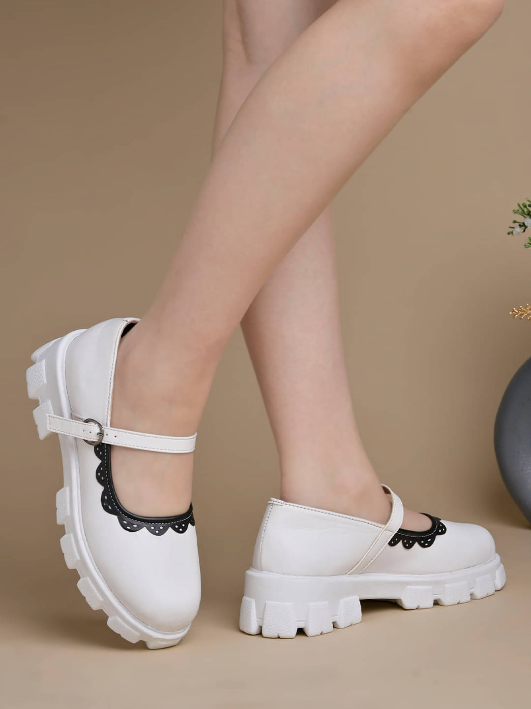 Shoetopia Round Toe White Mary Janes Bellies For Girls Shoetopia Round Toe White Mary Janes Bellies For Girls