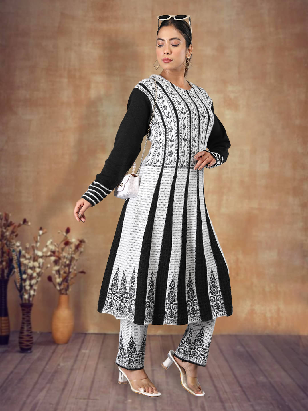     			tysort Woollen Striped Kurti With Pants Women's Stitched Salwar Suit - Black ( Pack of 1 )