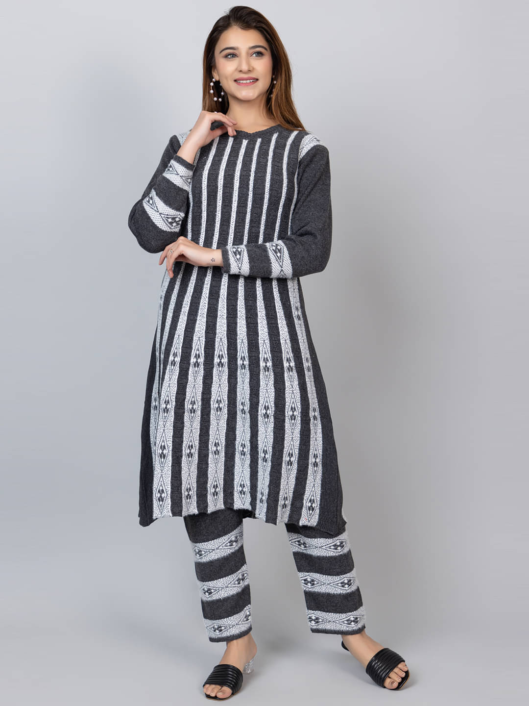     			tysort Woollen Striped Kurti With Pants Women's Stitched Salwar Suit - Dark Grey ( Pack of 1 )