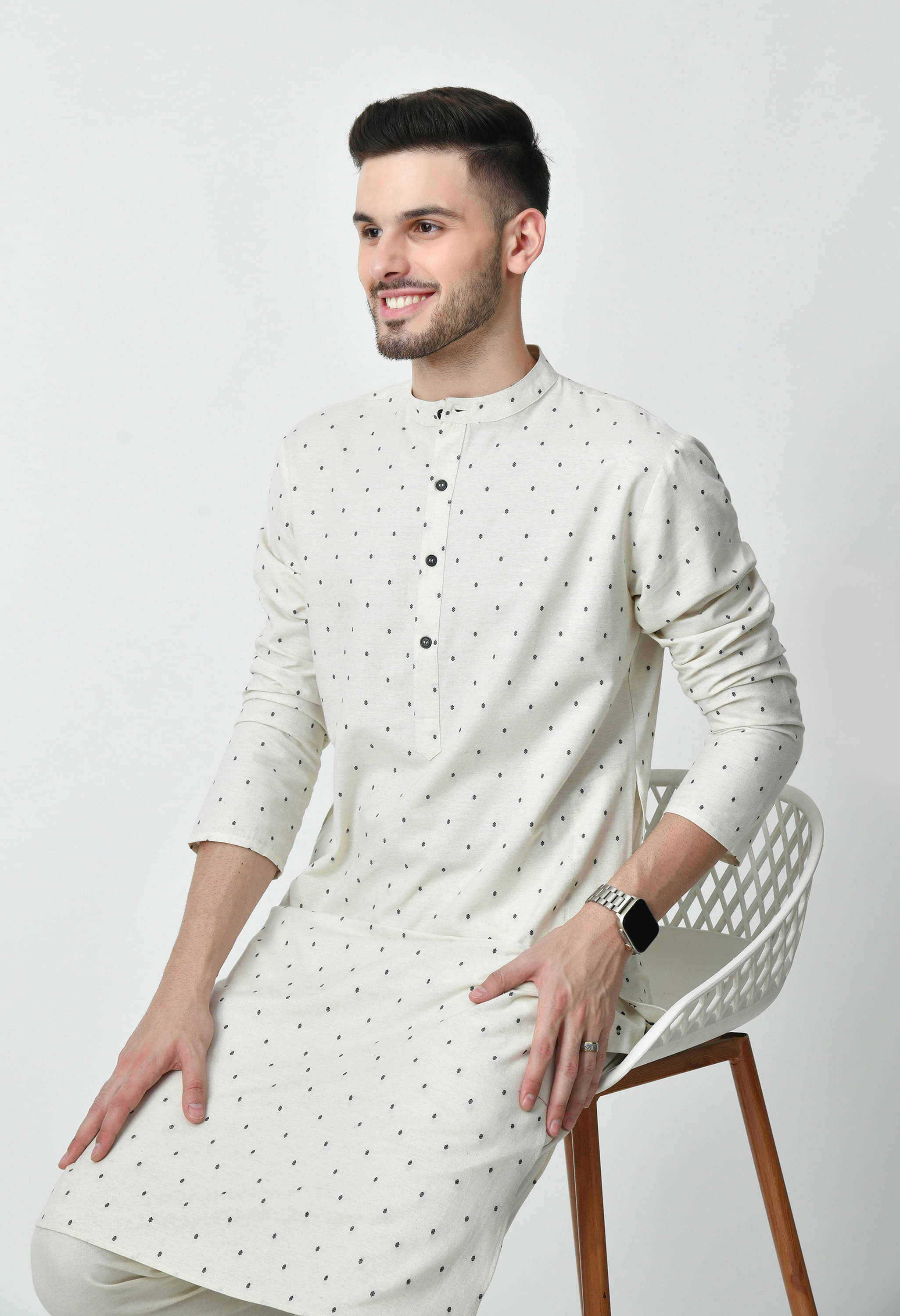     			AMBI Cream Cotton Blend Men's Regular Kurta ( Pack of 1 )