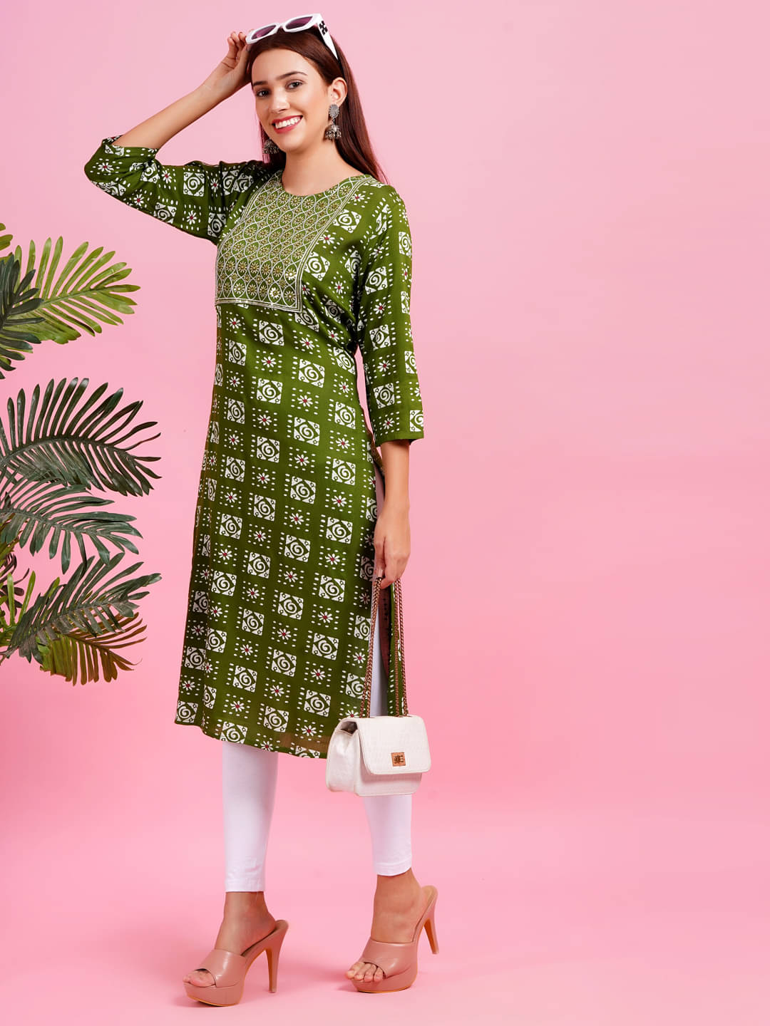     			HIGHLIGHT FASHION EXPORT Cotton Printed Straight Women's Kurti - Green ( Pack of 1 )