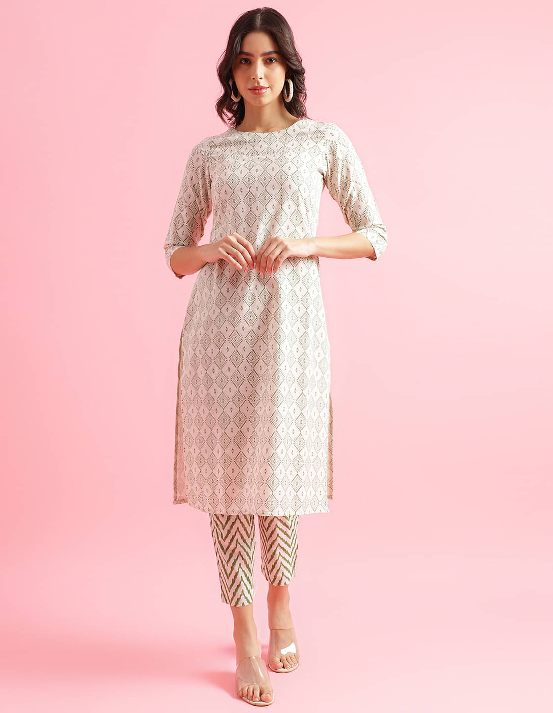 Shaily Retails Cotton Blend Printed Kurti With Pants Women's Stitched Salwar Suit - Green ( Pack of 1 ) Shaily Retails Cotton Blend Printed Kurti With Pants Women's Stitched Salwar Suit - Green ( Pack of 1 )