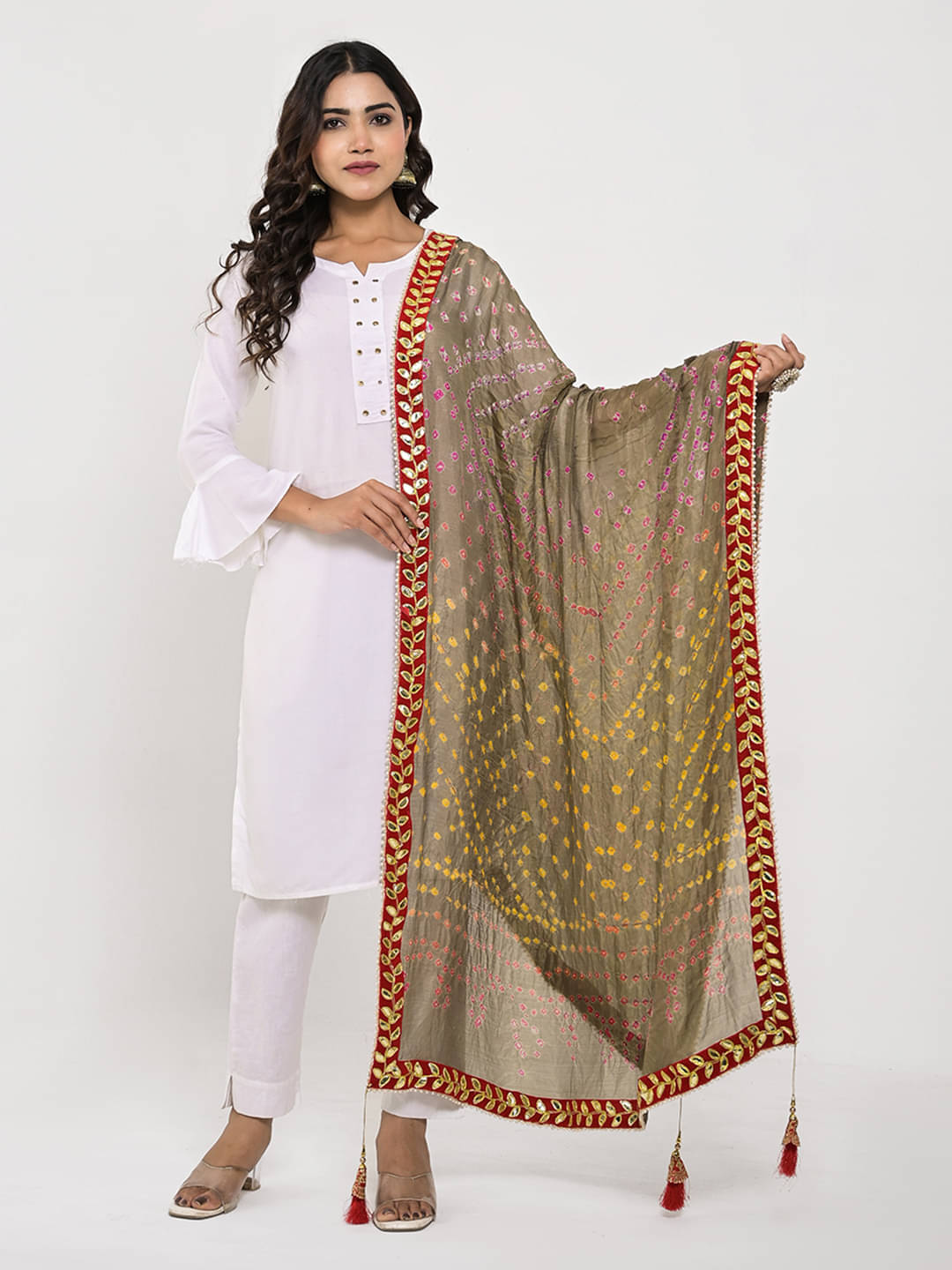 rajeraj Grey Silk Women's Dupatta - ( Pack of 1 )     			rajeraj Grey Silk Women's Dupatta - ( Pack of 1 )