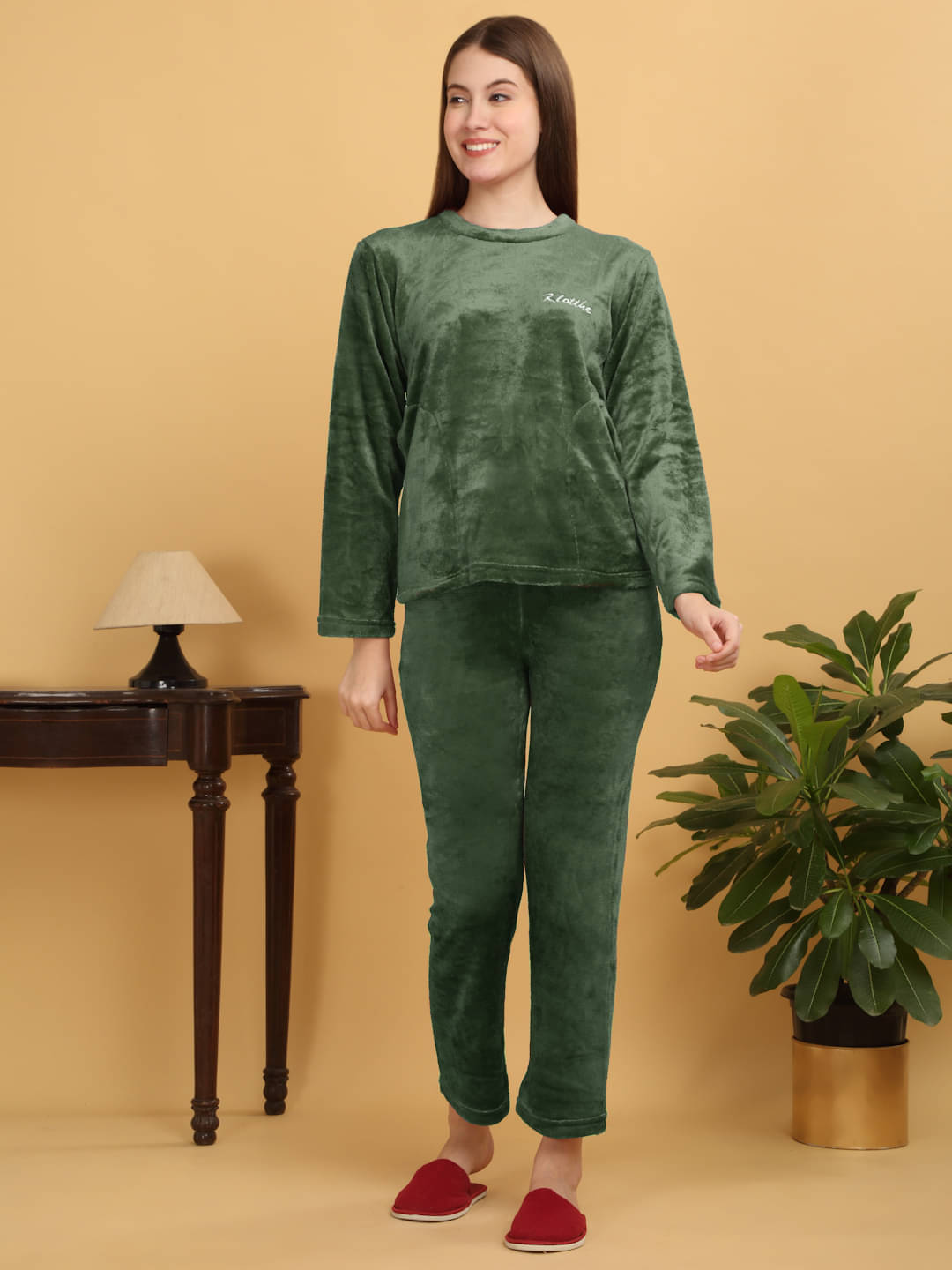     			Klotthe Green Woollen Women's Nightwear Nightsuit Sets ( Pack of 1 )