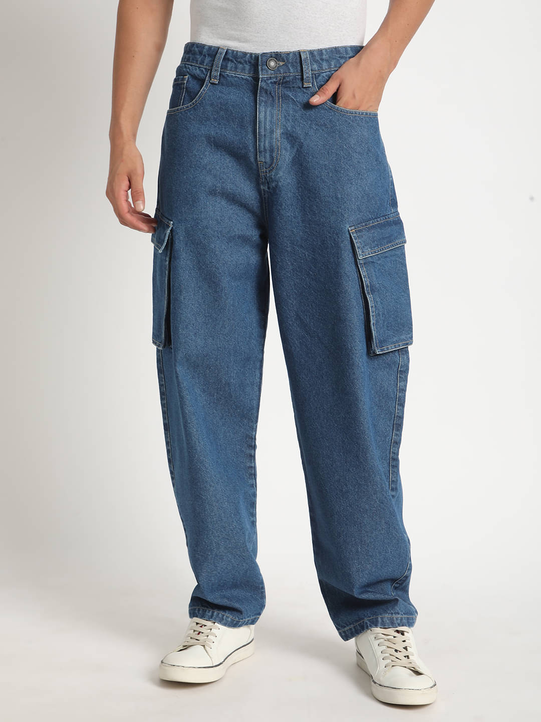 Bene Kleed Men Mid Rise Baggy Fit Cargo Jeans     			Bene Kleed Men Mid Rise Baggy Fit Cargo Jeans