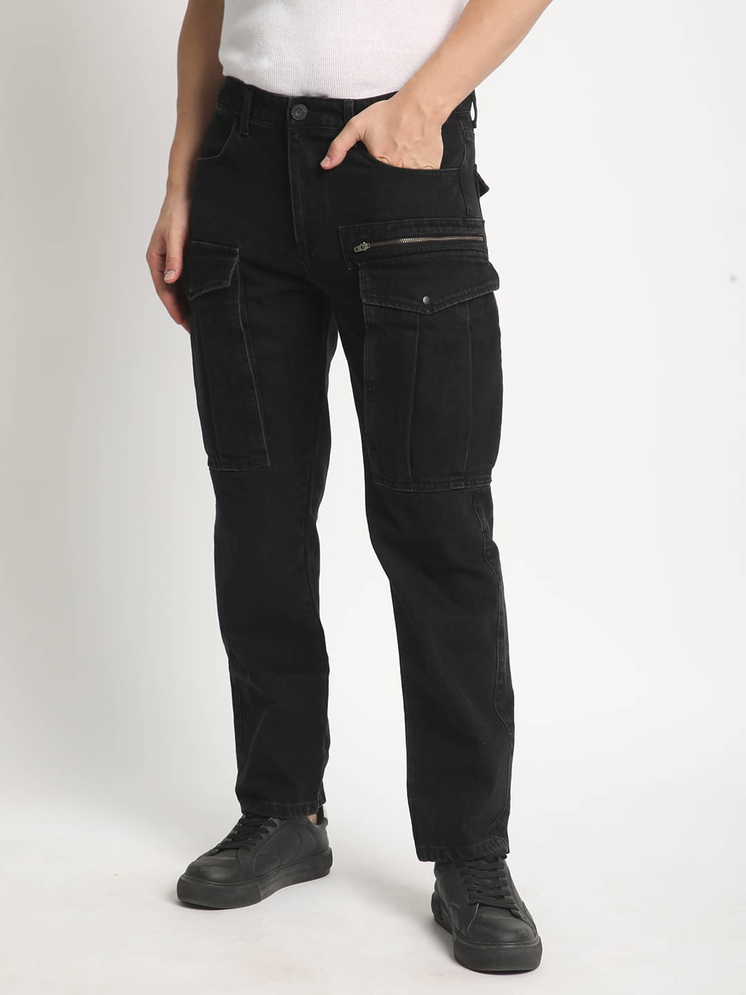 Bene Kleed Men Mid-Rise Relaxed Fit Clean Look Pure Cotton Cargo Jeans Bene Kleed Men Mid-Rise Relaxed Fit Clean Look Pure Cotton Cargo Jeans