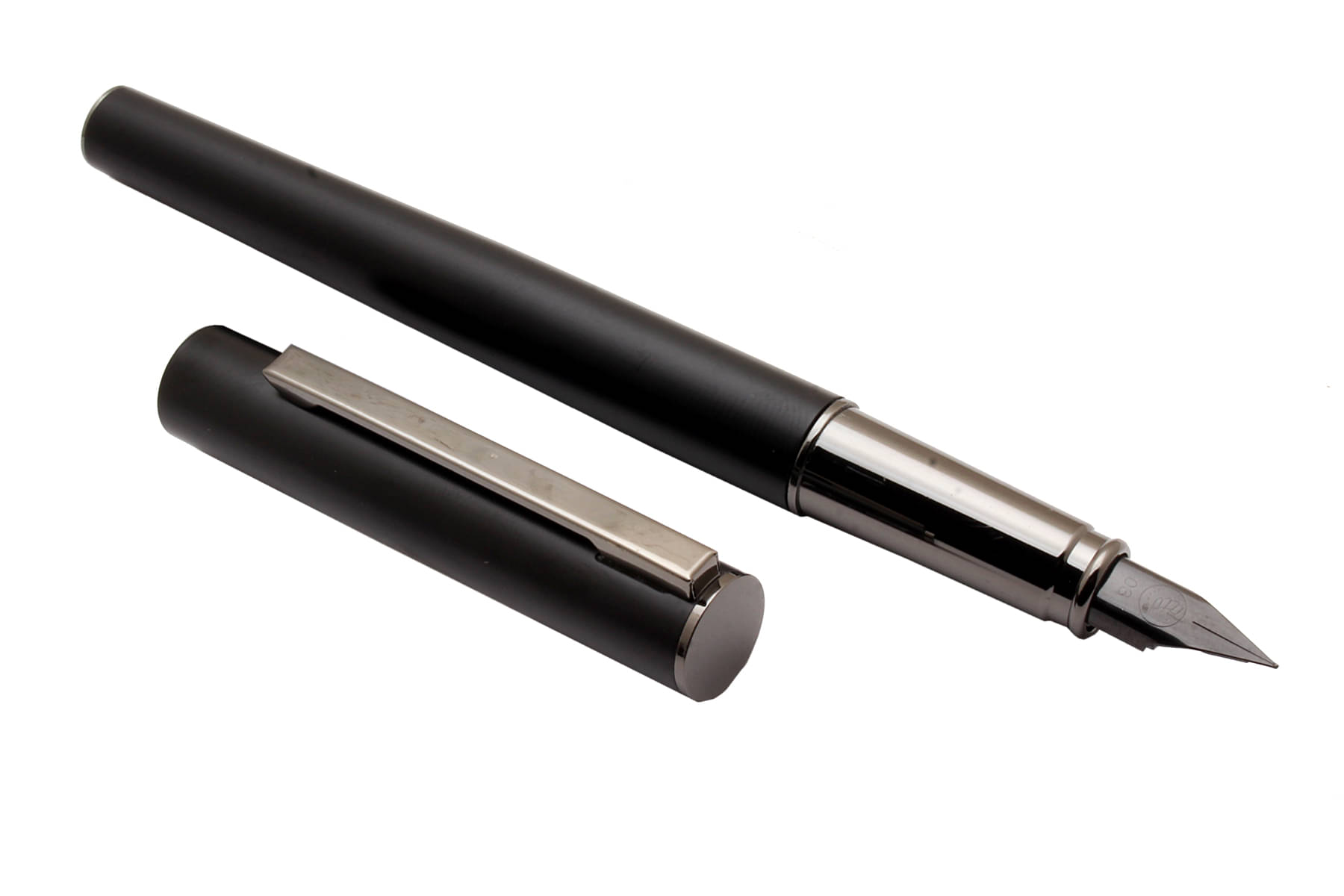    			Luoshi 5199 Matte Black Metal Body Fountain Pen Gunmetal Trims & Fine Nib