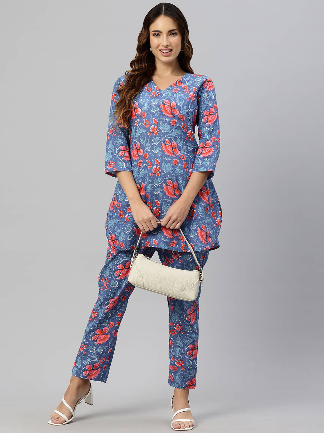     			Shaily Retails Women Printed Top With Trousers Co-Ord Set ( Light Blue )