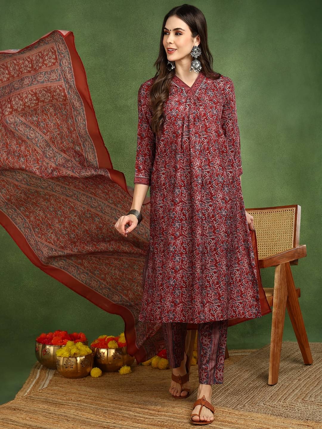     			Vaamsi Rayon Printed Kurti With Pants Women's Stitched Salwar Suit - Maroon ( Pack of 1 )