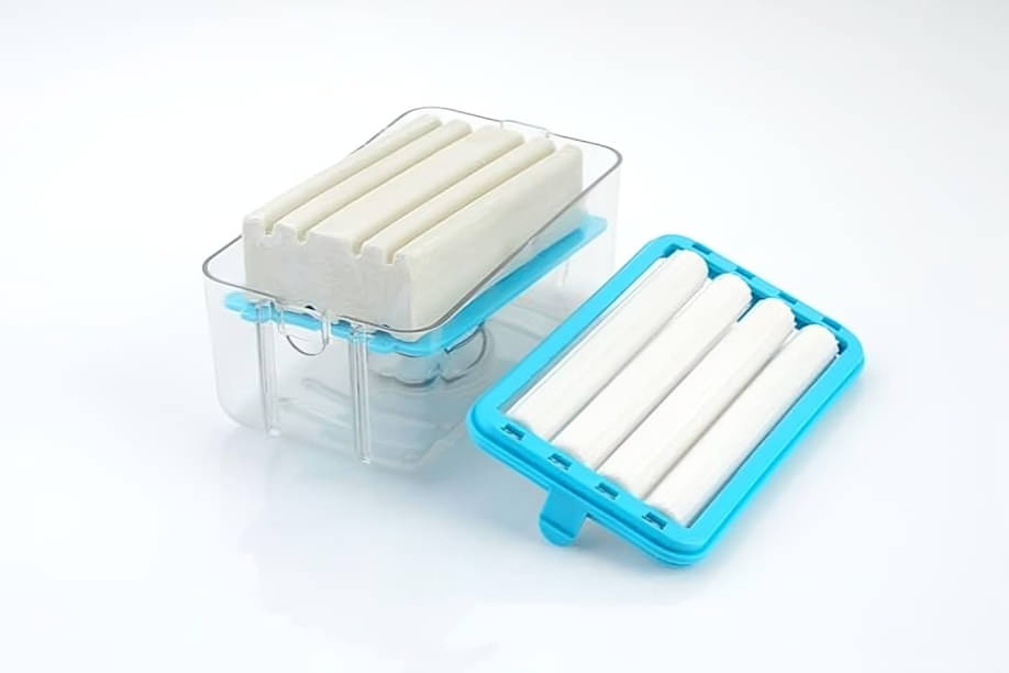     			Plastic 2-In-1 Portable Laundry Rolling Soap Box Soap Bar Box Dispenser With Rubber Roller Foaming Soap Saver With Drain Holes(Pack of 1)