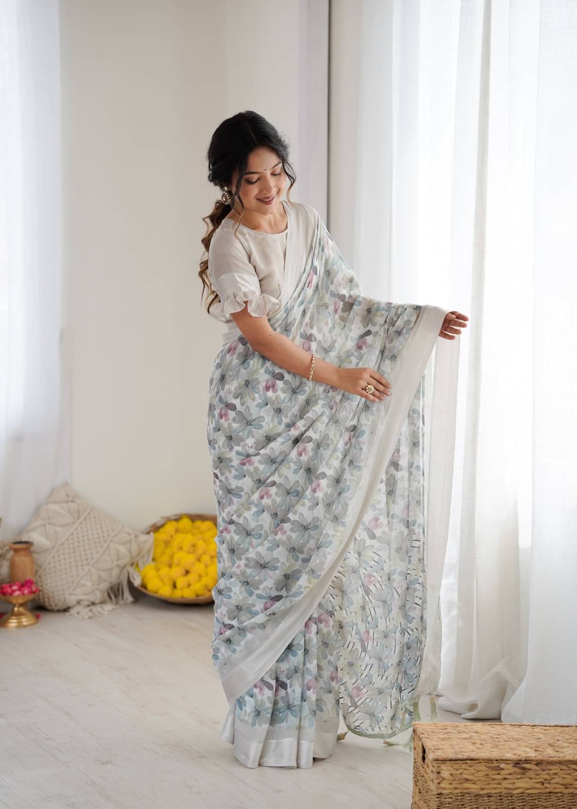 BLEESBURY Chiffon Printed Regular Saree With Unstitched Blouse Piece ( Grey ) BLEESBURY Chiffon Printed Regular Saree With Unstitched Blouse Piece ( Grey )