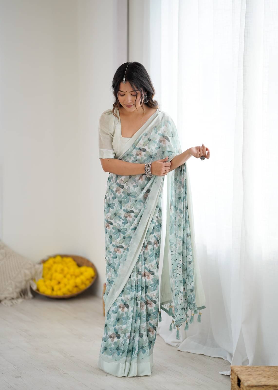 BLEESBURY Chiffon Printed Regular Saree With Unstitched Blouse Piece ( Sea Green ) BLEESBURY Chiffon Printed Regular Saree With Unstitched Blouse Piece ( Sea Green )