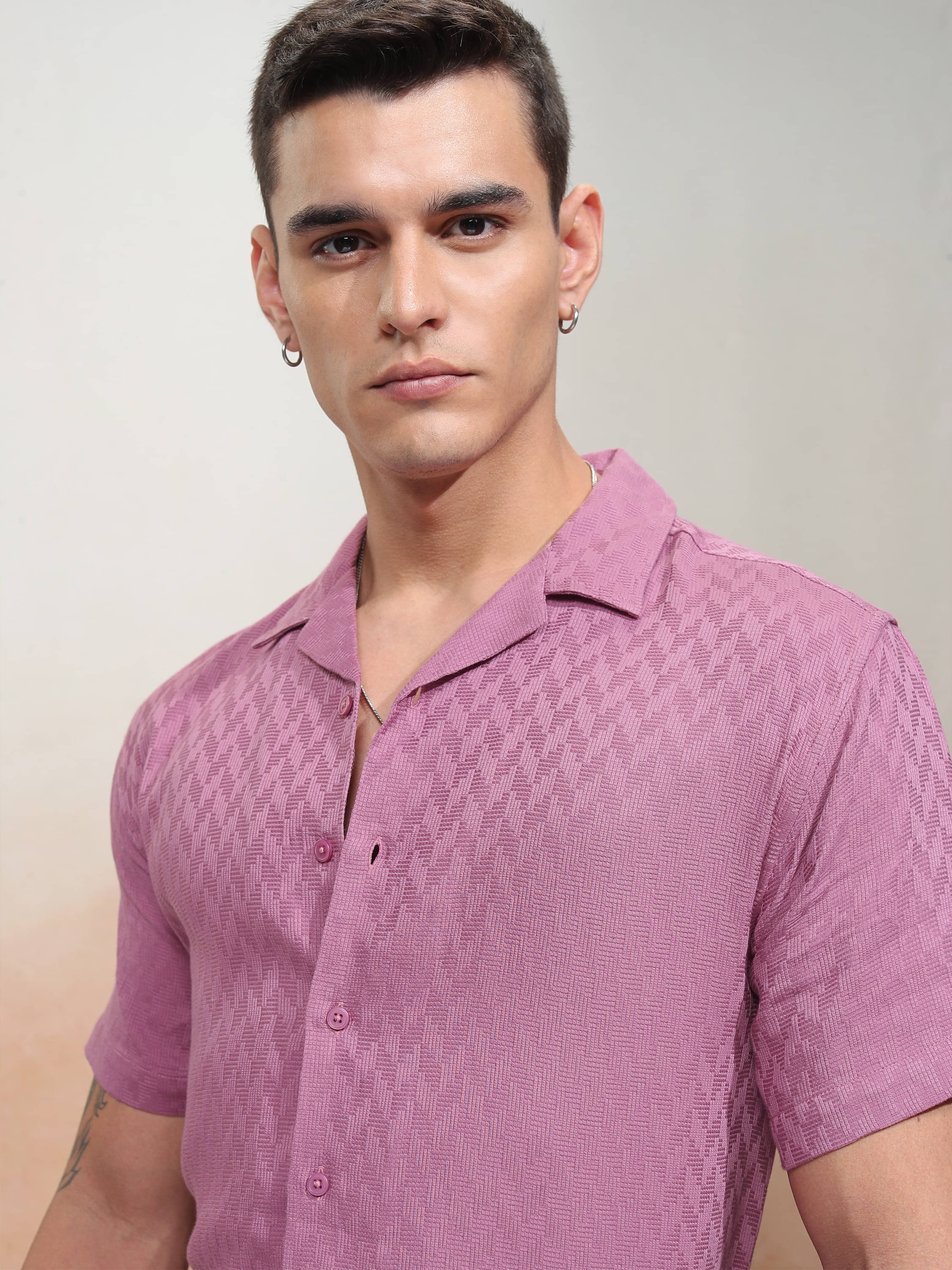     			Highlander 100% Cotton Relaxed Fit Self Design Half Sleeves Men's Casual Shirt - Multicolor ( Pack of 1 )