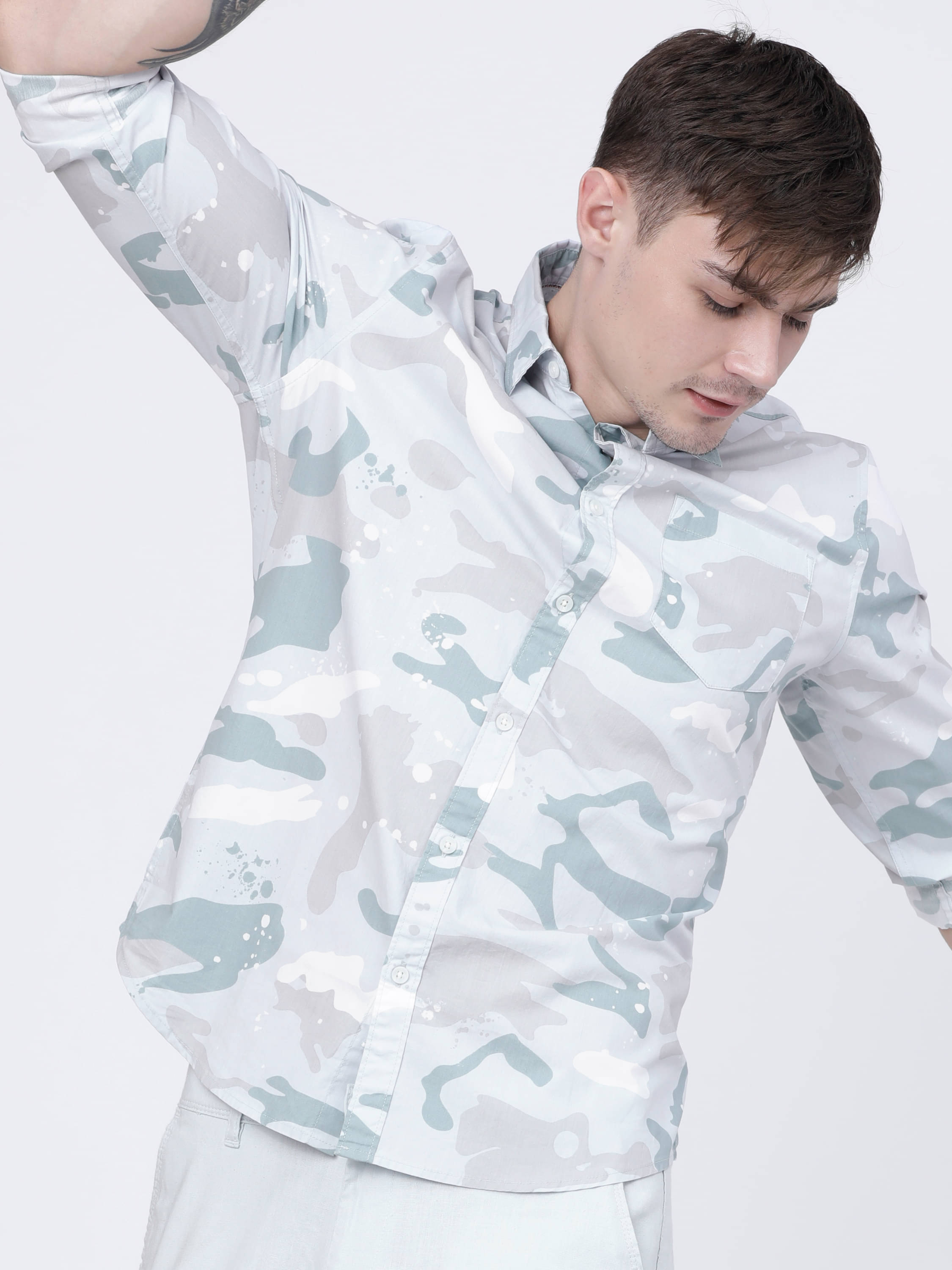     			Highlander 100% Cotton Slim Fit Printed Full Sleeves Men's Casual Shirt - Multicolor ( Pack of 1 )
