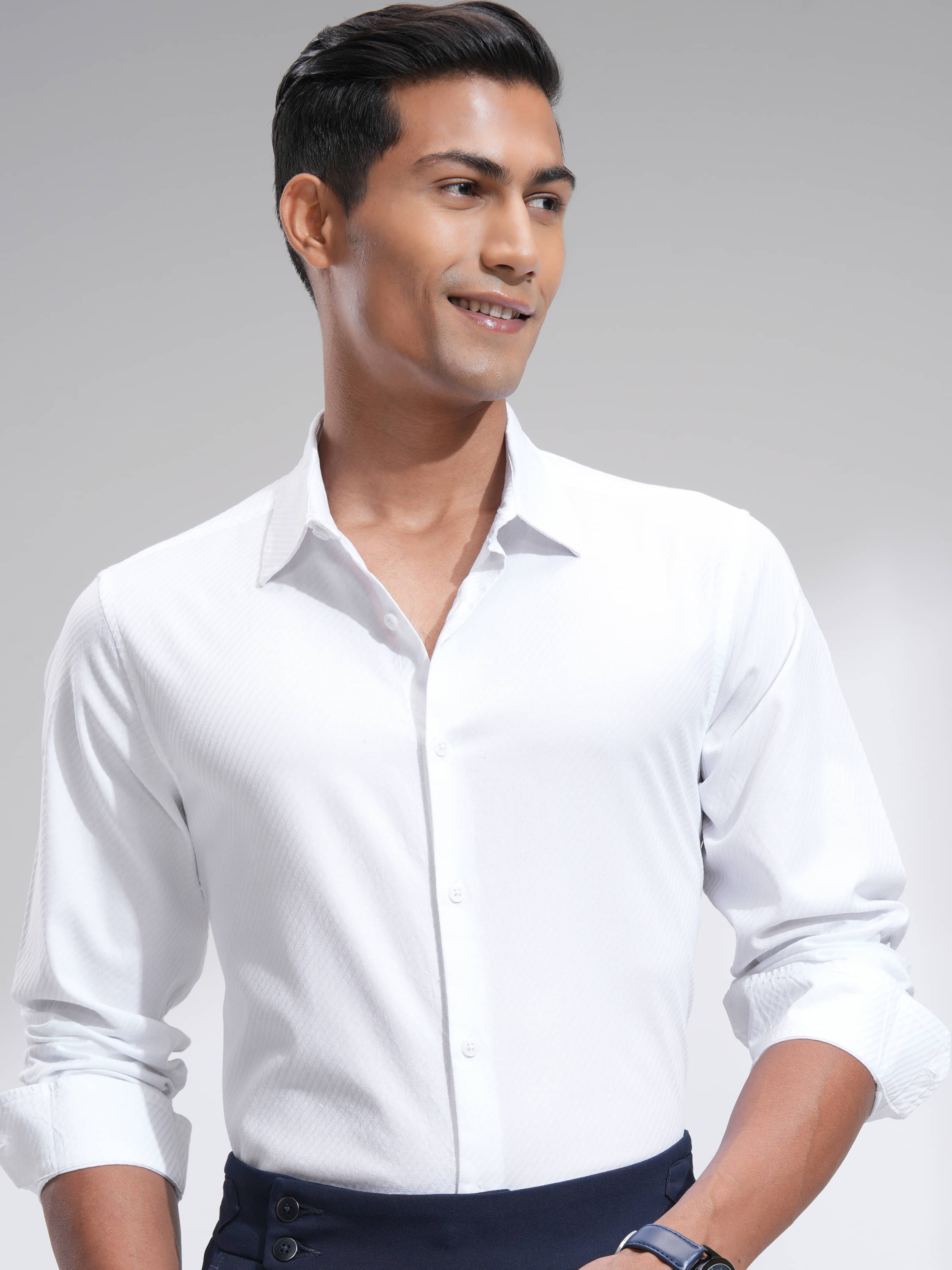     			Highlander 100% Cotton Slim Fit Self Design Full Sleeves Men's Casual Shirt - White ( Pack of 1 )