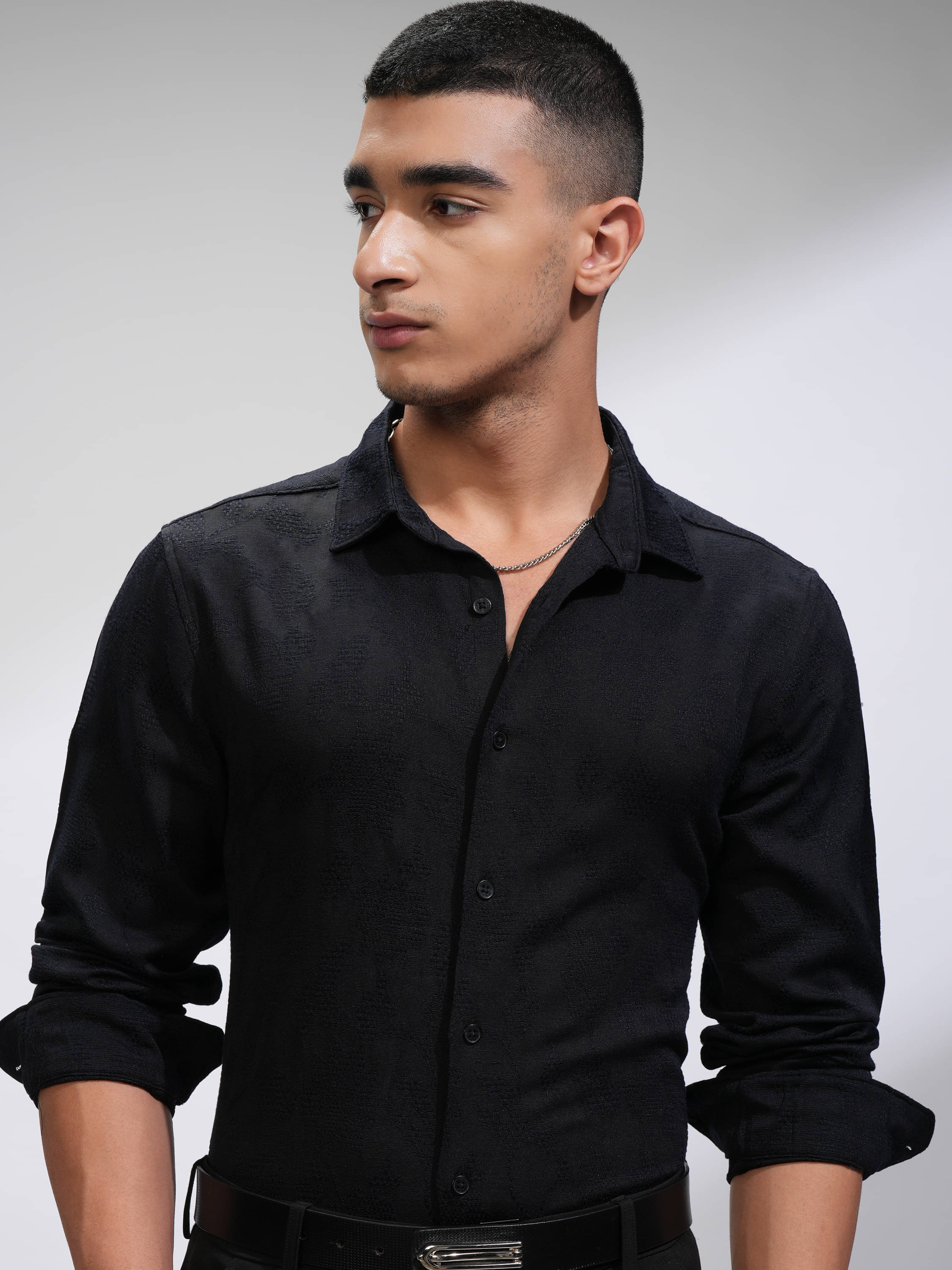     			Highlander Cotton Blend Slim Fit Self Design Full Sleeves Men's Casual Shirt - Black ( Pack of 1 )