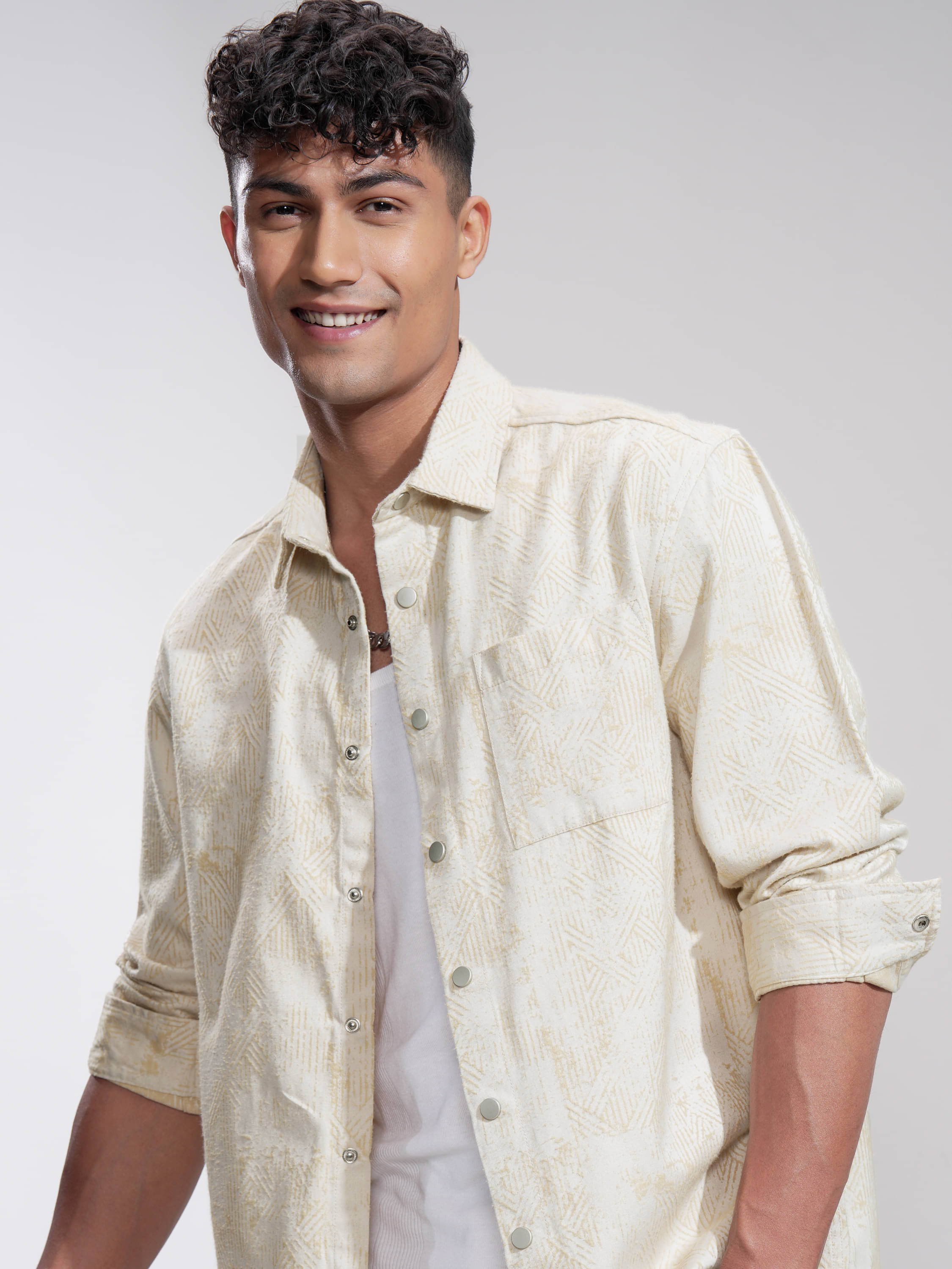     			Highlander Poly Cotton Relaxed Fit Self Design Full Sleeves Men's Casual Shirt - Multicolor ( Pack of 1 )