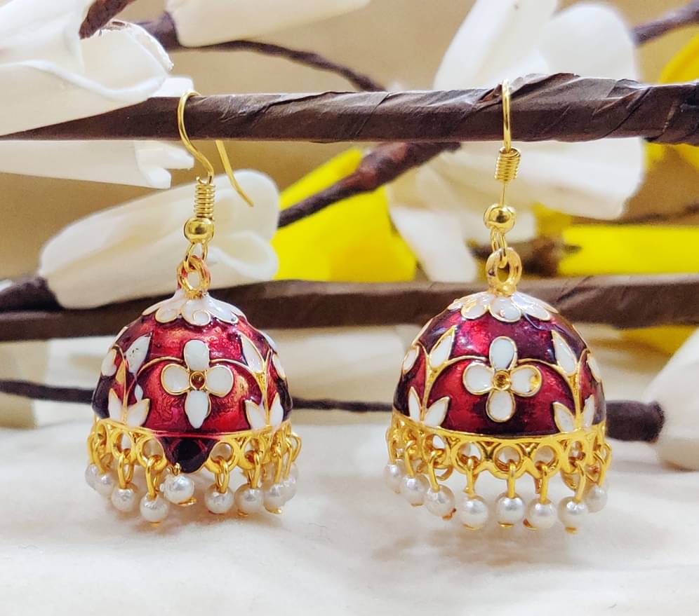    			MONKDECOR Maroon Jhumki Earrings ( Pack of 1 )