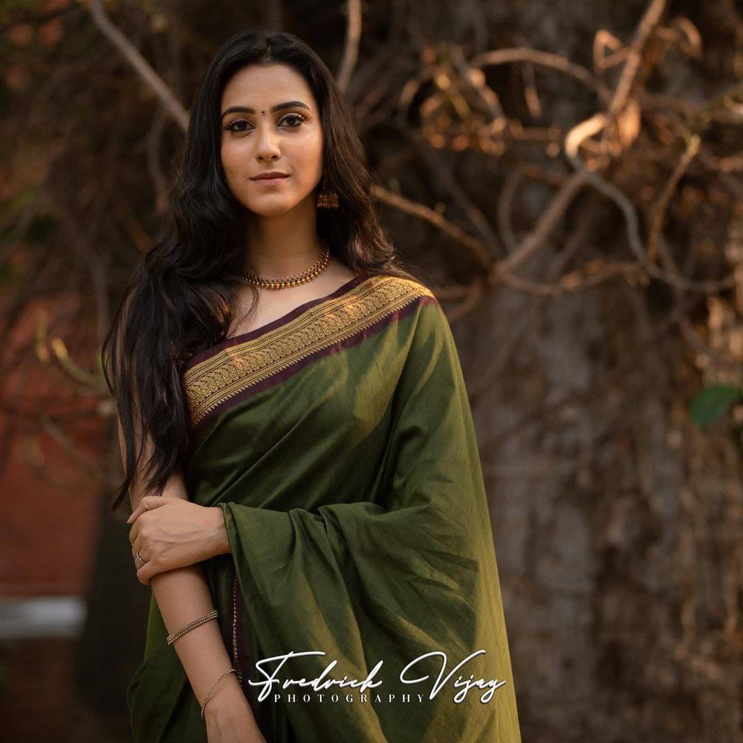 THE PRIVATE LABLE Silk Blend Printed Banarasi saree With Unstitched Blouse Piece ( Green ) THE PRIVATE LABLE Silk Blend Printed Banarasi saree With Unstitched Blouse Piece ( Green )