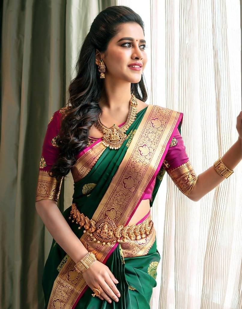 THE PRIVATE LABLE Silk Blend Printed Banarasi saree With Unstitched Blouse Piece ( Green ) THE PRIVATE LABLE Silk Blend Printed Banarasi saree With Unstitched Blouse Piece ( Green )