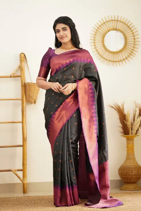     			THE PRIVATE LABLE Silk Blend Printed Banarasi saree With Unstitched Blouse Piece ( Black )