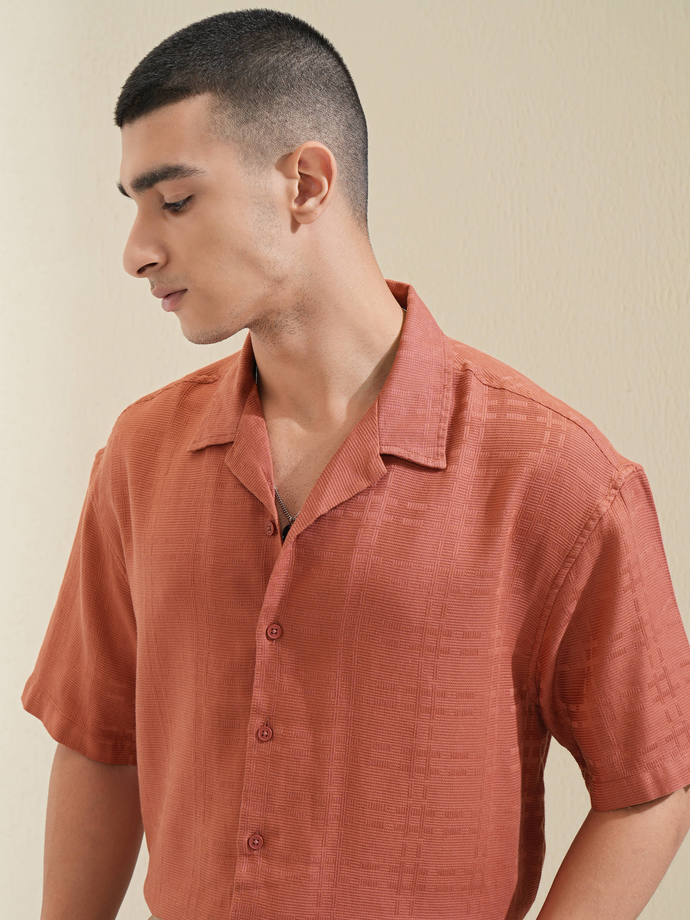     			Highlander 100% Cotton Oversized Fit Self Design Half Sleeves Men's Casual Shirt - Red ( Pack of 1 )