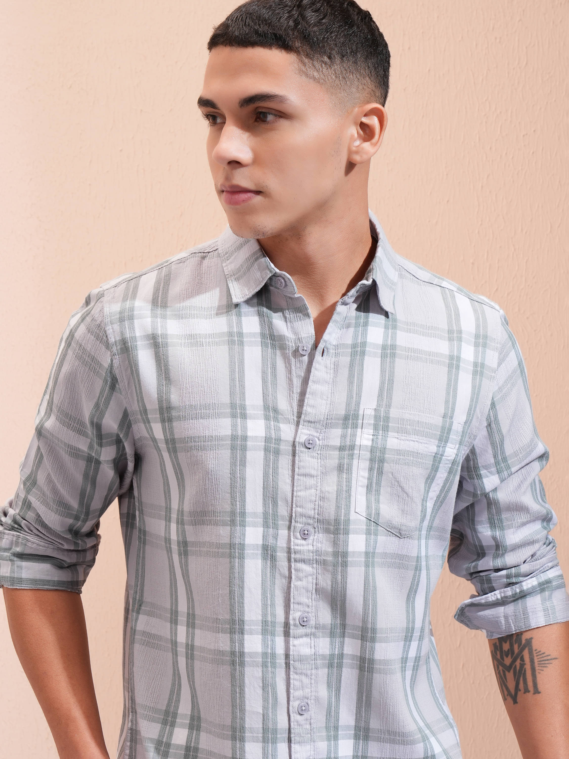 Highlander 100% Cotton Regular Fit Checks Full Sleeves Men's Casual Shirt - Light Grey ( Pack of 1 ) Highlander 100% Cotton Regular Fit Checks Full Sleeves Men's Casual Shirt - Light Grey ( Pack of 1 )
